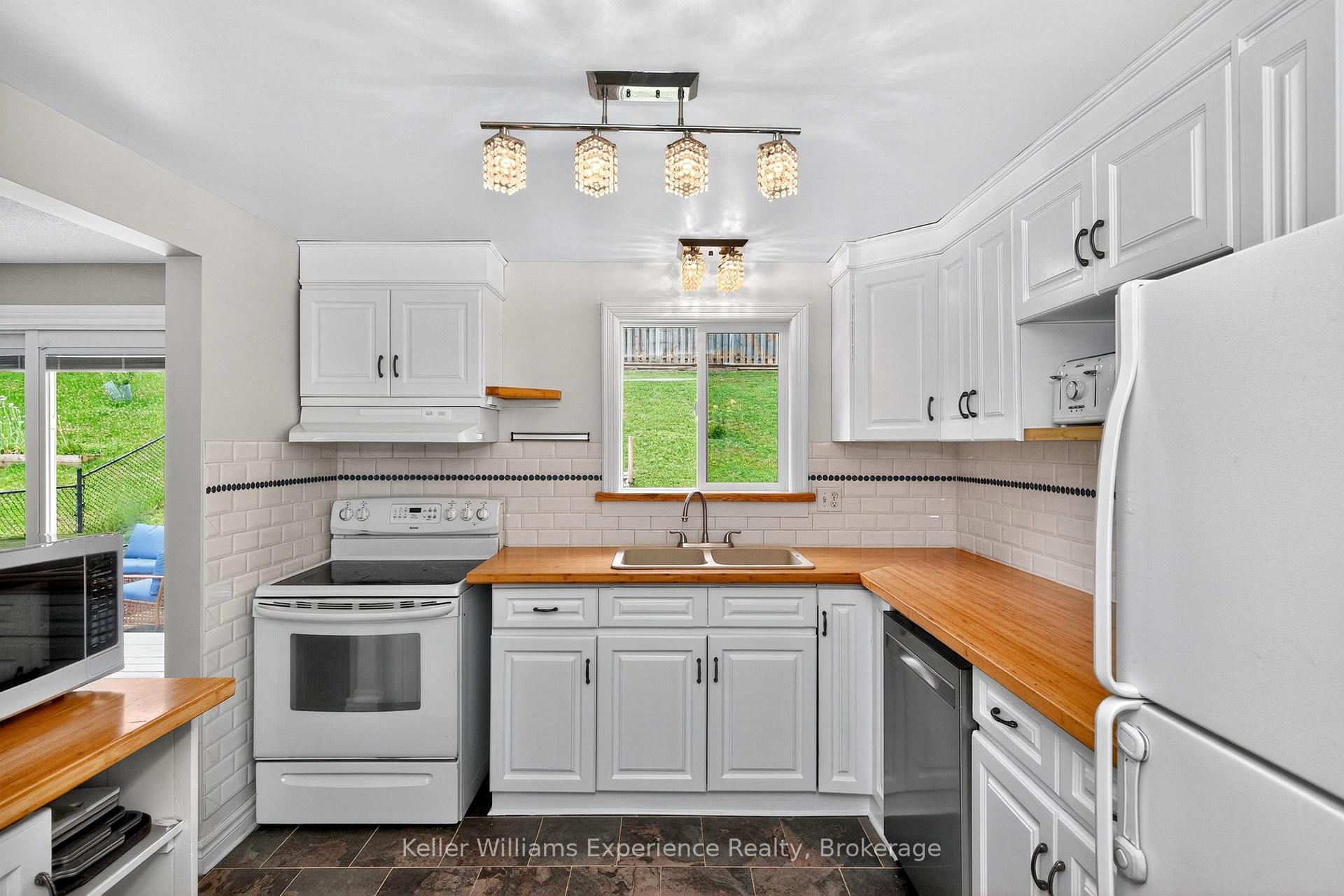 Photo 10 of 268 Galloway Boulevard, Midland — HOMEH