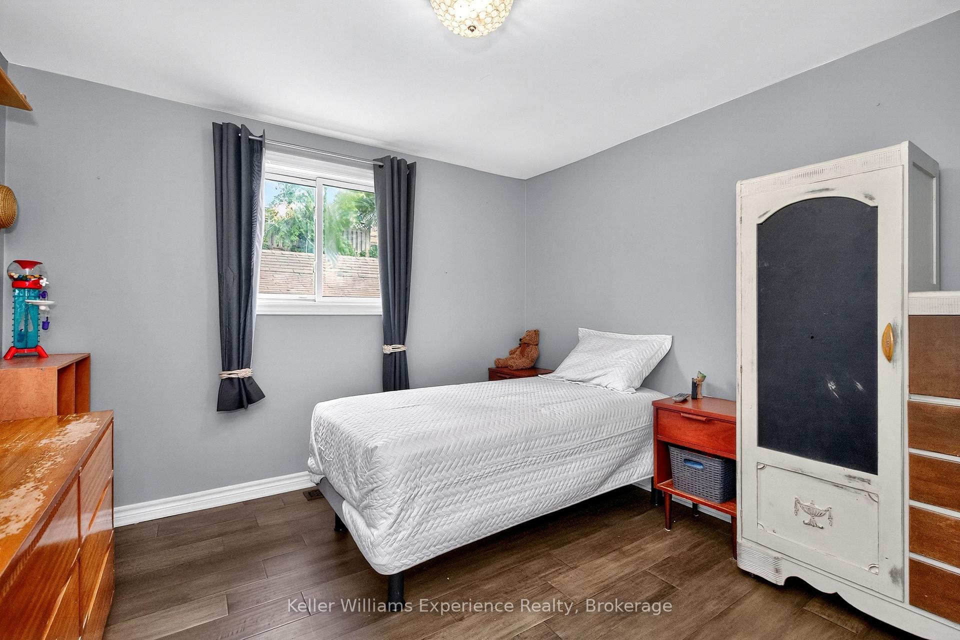 Photo 23 of 268 Galloway Boulevard, Midland — HOMEH