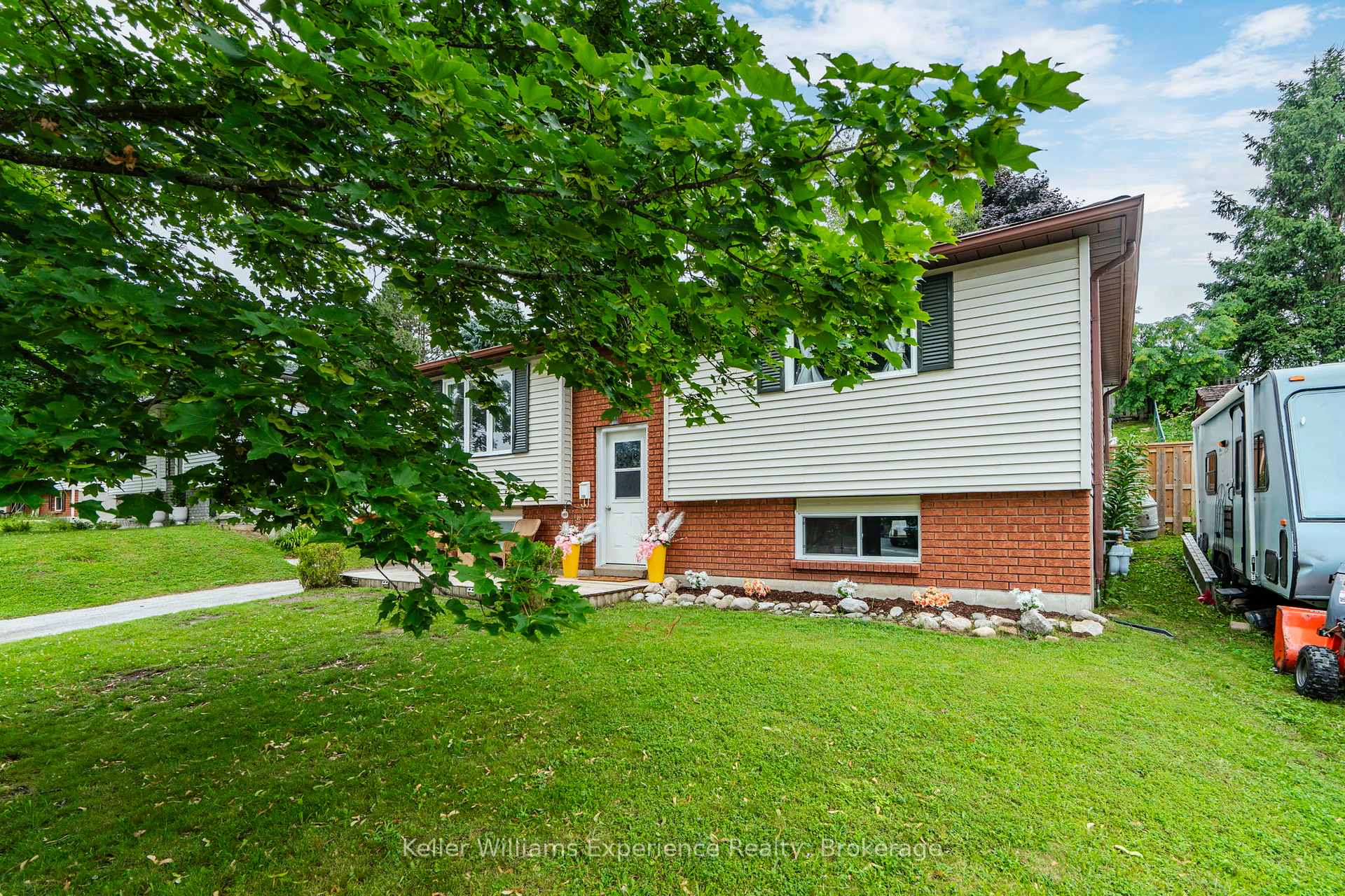 Photo 36 of 268 Galloway Boulevard, Midland — HOMEH