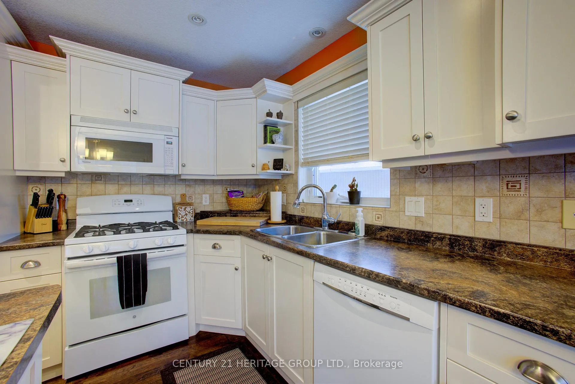 Photo 12 of 109 Tuffy Macdougall Court, Minto, Harriston — HOMEH