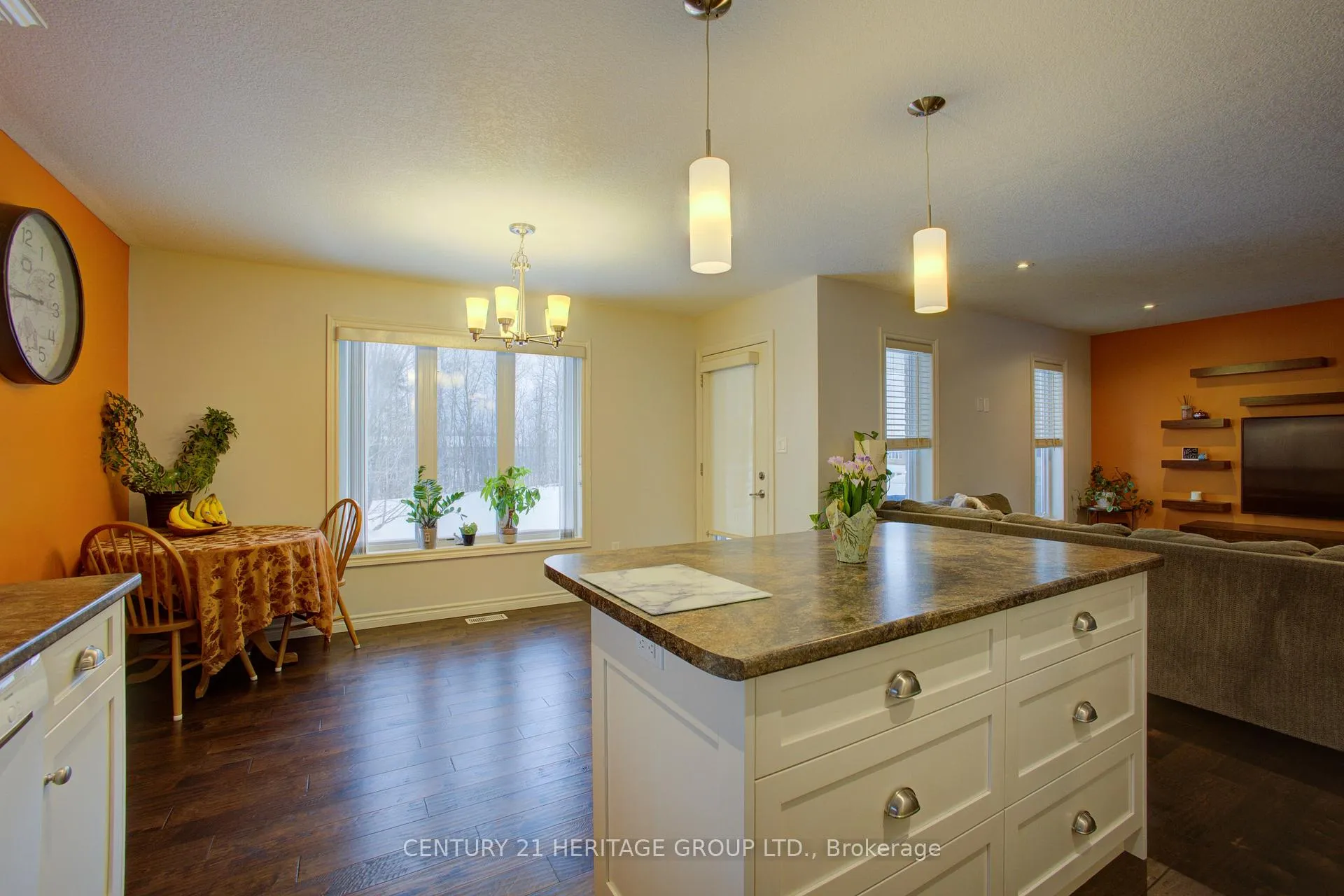 Photo 14 of 109 Tuffy Macdougall Court, Minto, Harriston — HOMEH