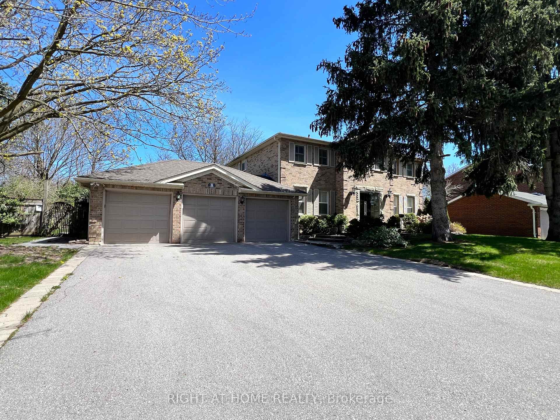 Photo 1 of 8 Delhi Crescent, Markham, Unionville — HOMEH