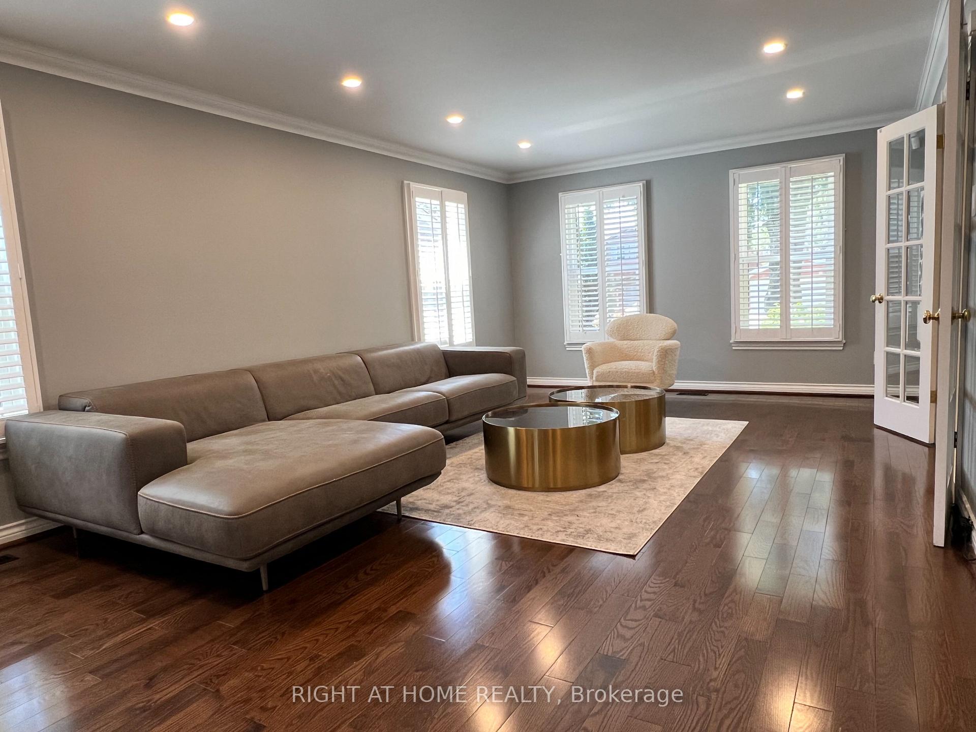 Photo 9 of 8 Delhi Crescent, Markham, Unionville — HOMEH