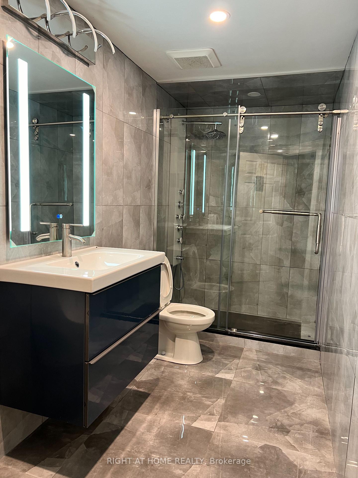 Photo 15 of 8 Delhi Crescent, Markham, Unionville — HOMEH