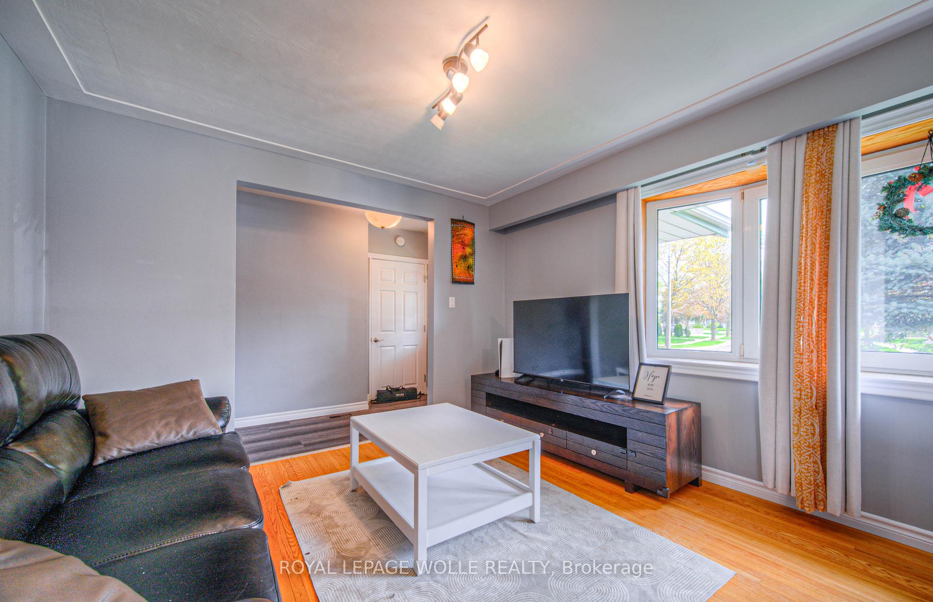 Photo 6 of 22 Hampton Place, Kitchener — HOMEH
