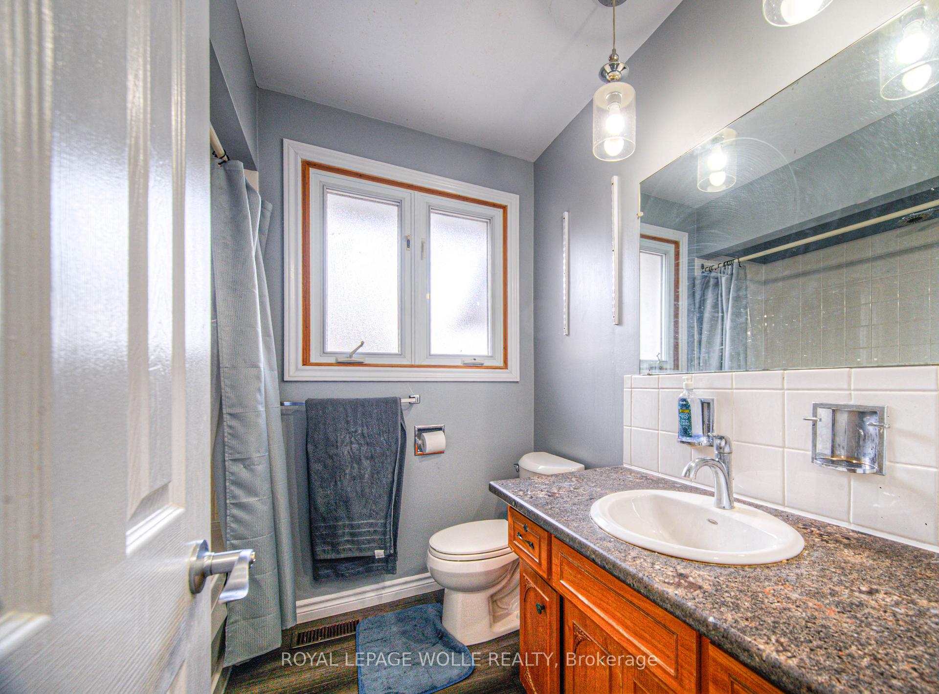 Photo 19 of 22 Hampton Place, Kitchener — HOMEH