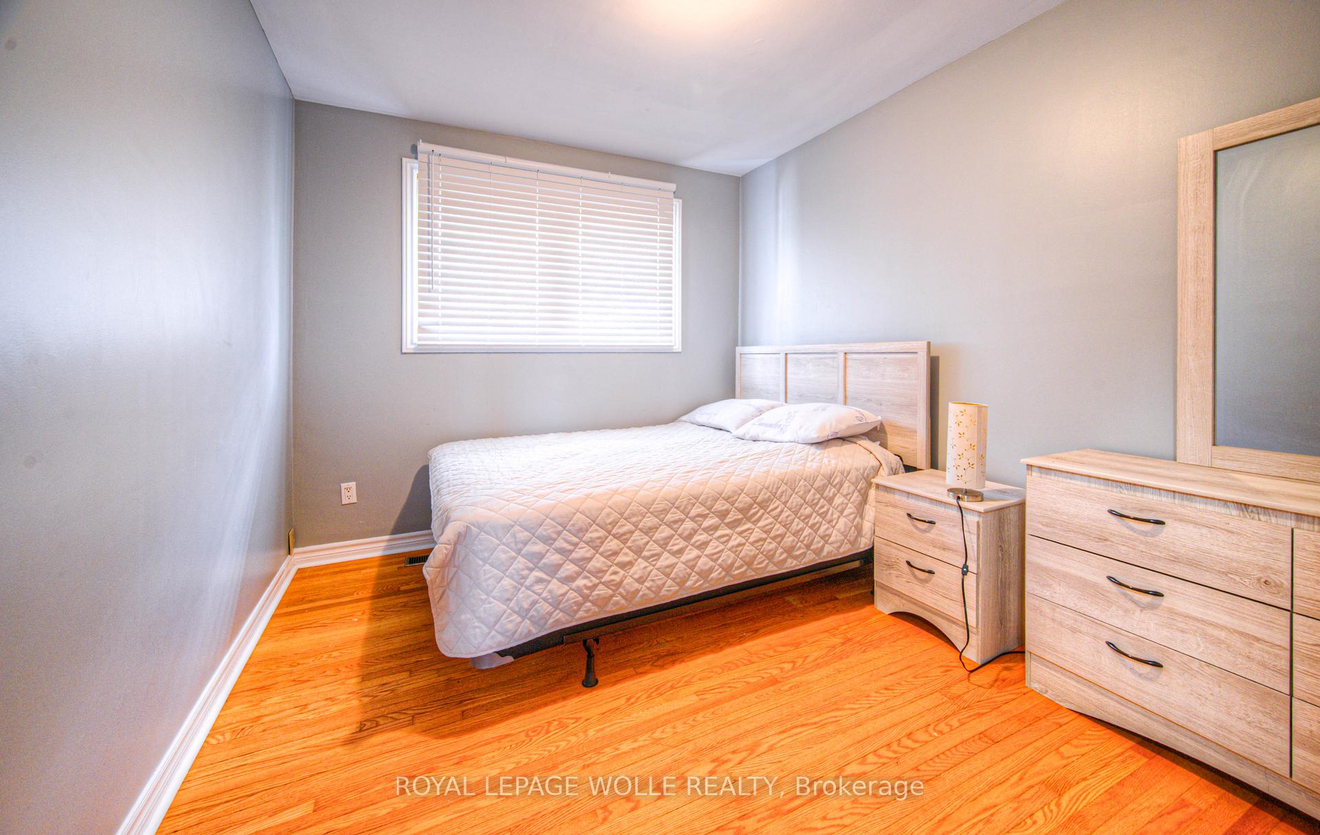 Photo 23 of 22 Hampton Place, Kitchener — HOMEH