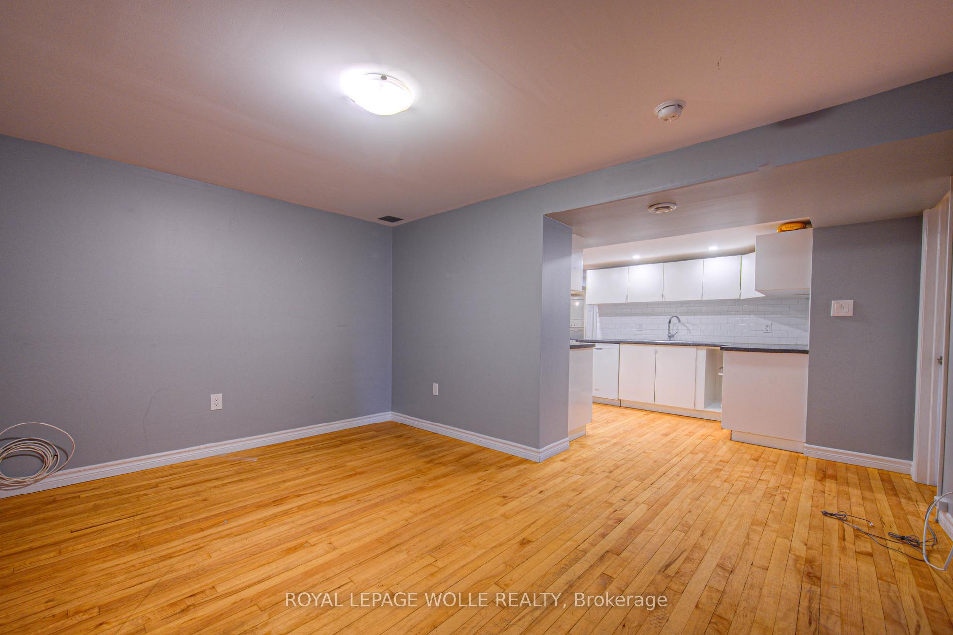 Photo 24 of 22 Hampton Place, Kitchener — HOMEH