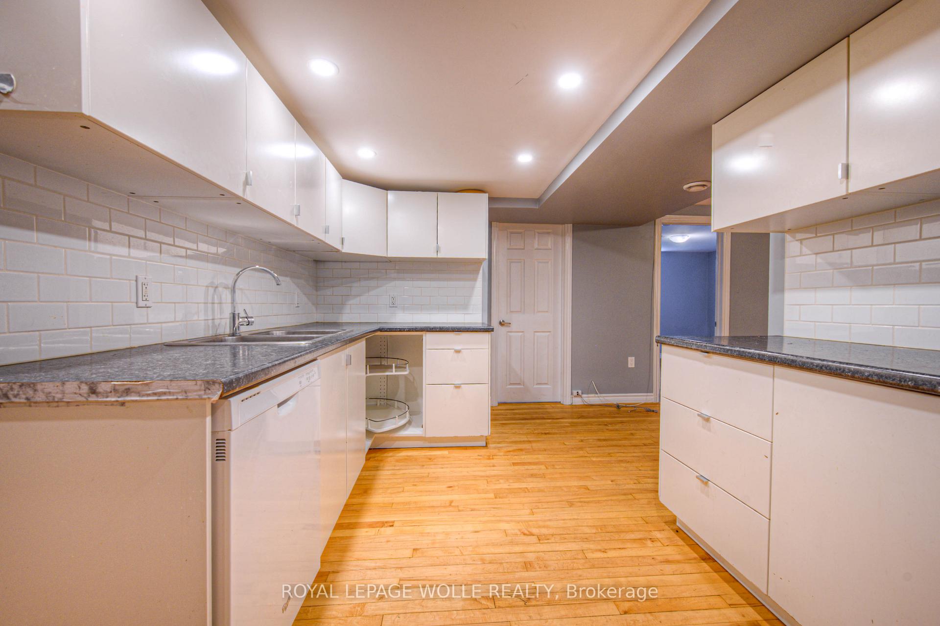 Photo 30 of 22 Hampton Place, Kitchener — HOMEH