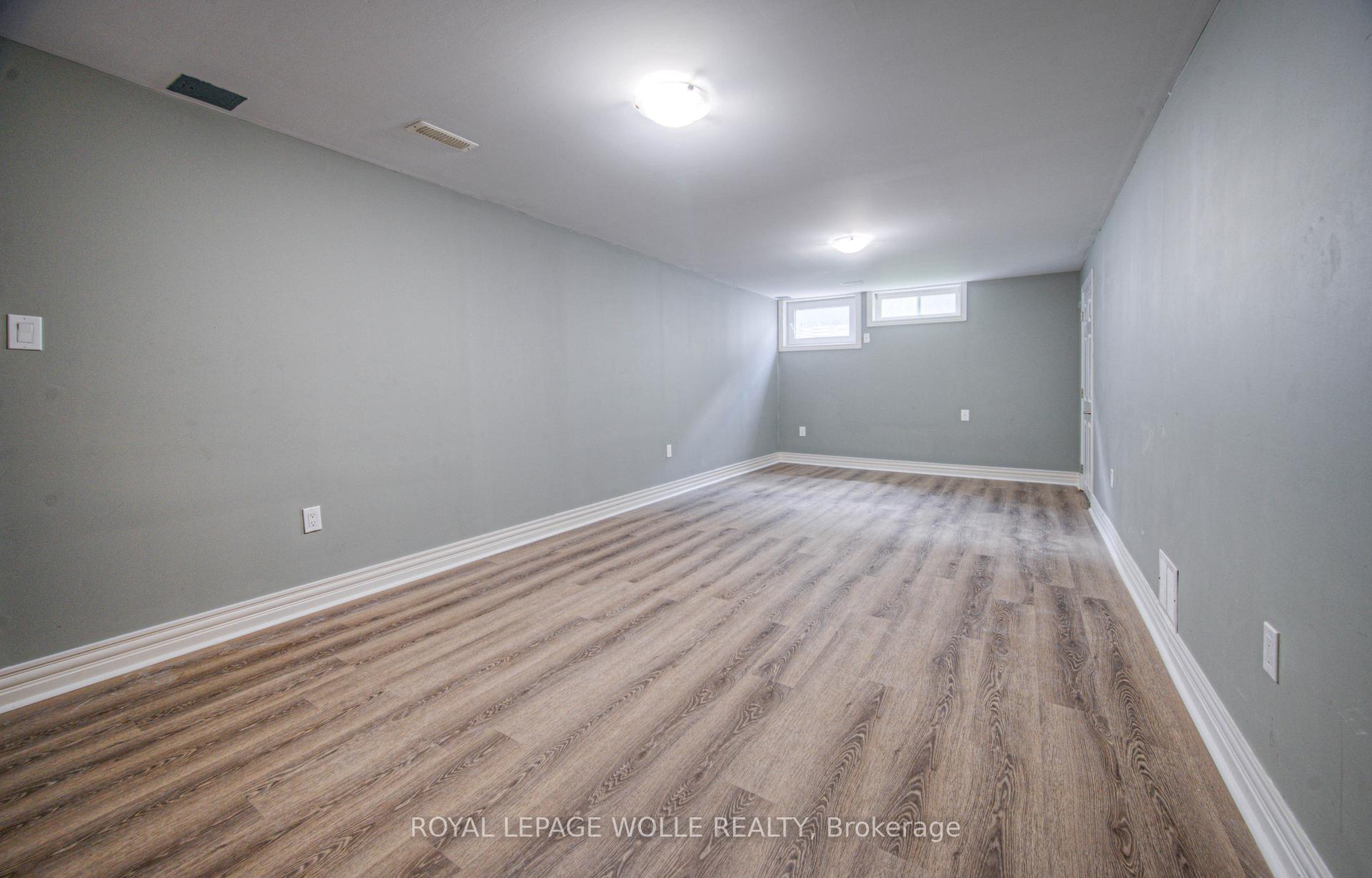 Photo 35 of 22 Hampton Place, Kitchener — HOMEH