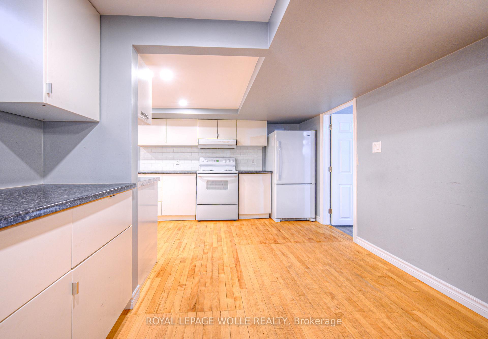 Photo 39 of 22 Hampton Place, Kitchener — HOMEH