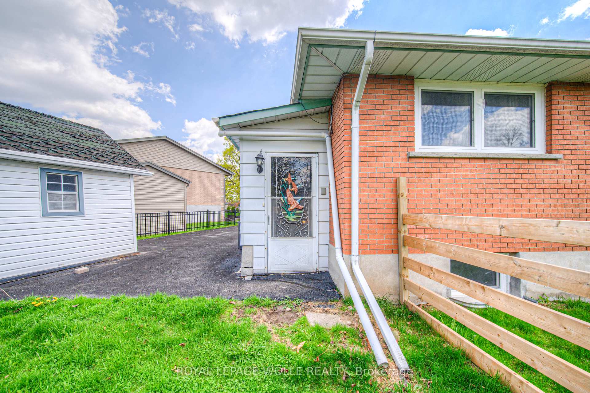 Photo 43 of 22 Hampton Place, Kitchener — HOMEH