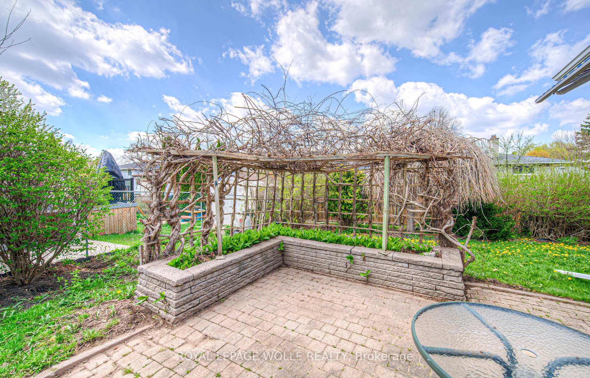Photo 48 of 22 Hampton Place, Kitchener — HOMEH