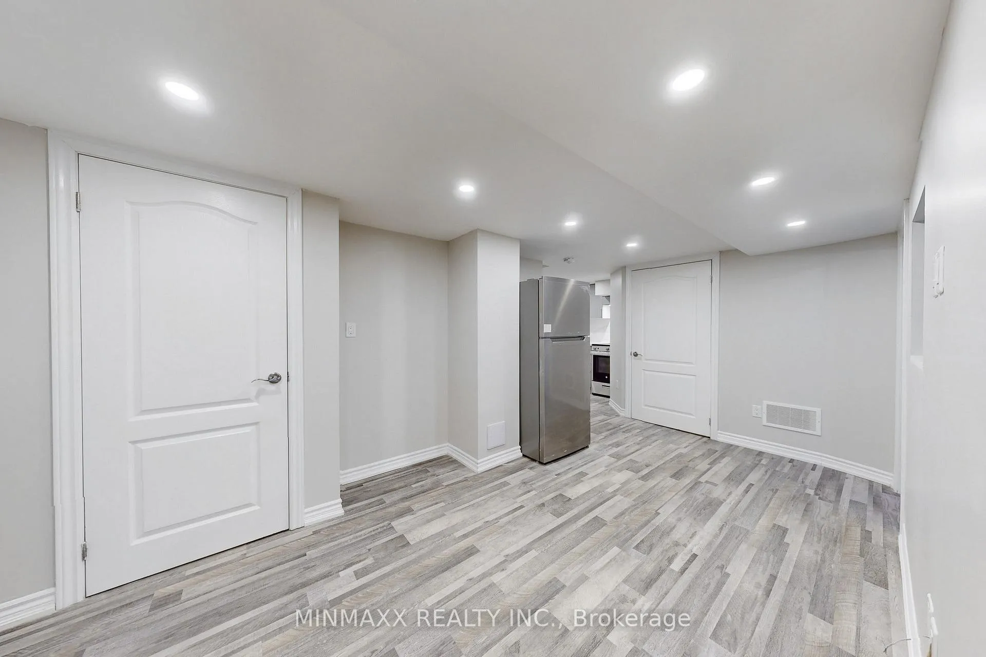 Photo 3 of 1264 Clifford Point, Milton, Ford — HOMEH