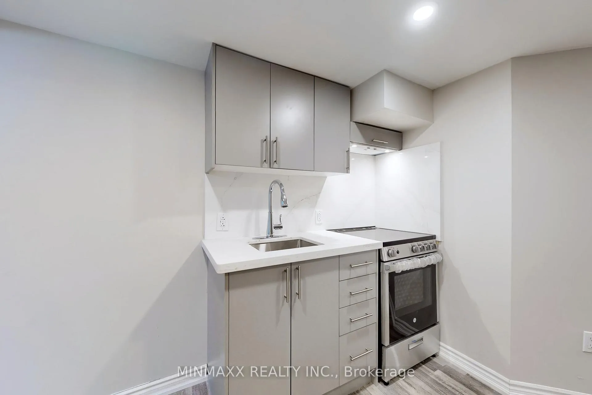 Photo 8 of 1264 Clifford Point, Milton, Ford — HOMEH