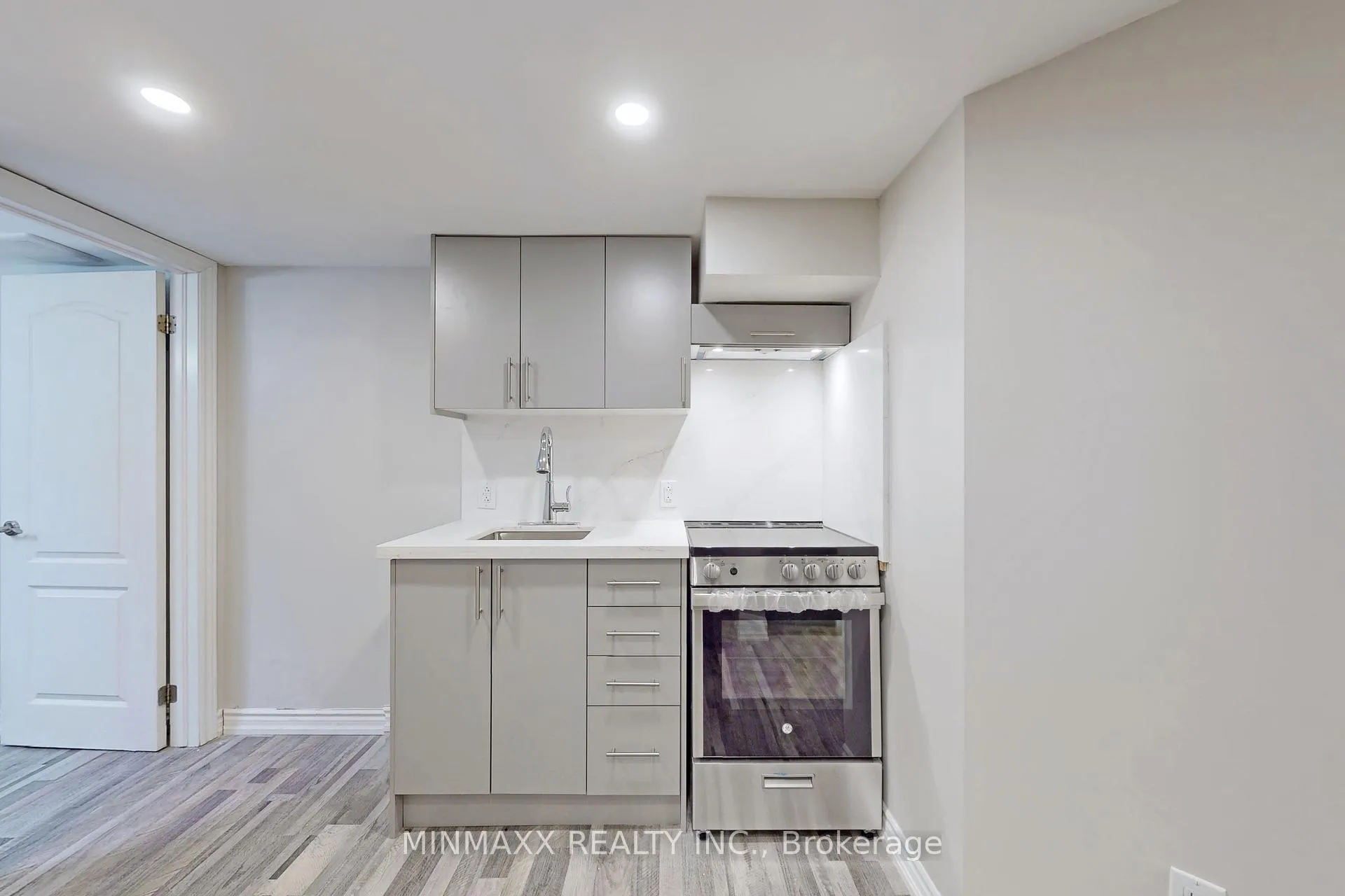 Photo 9 of 1264 Clifford Point, Milton, Ford — HOMEH