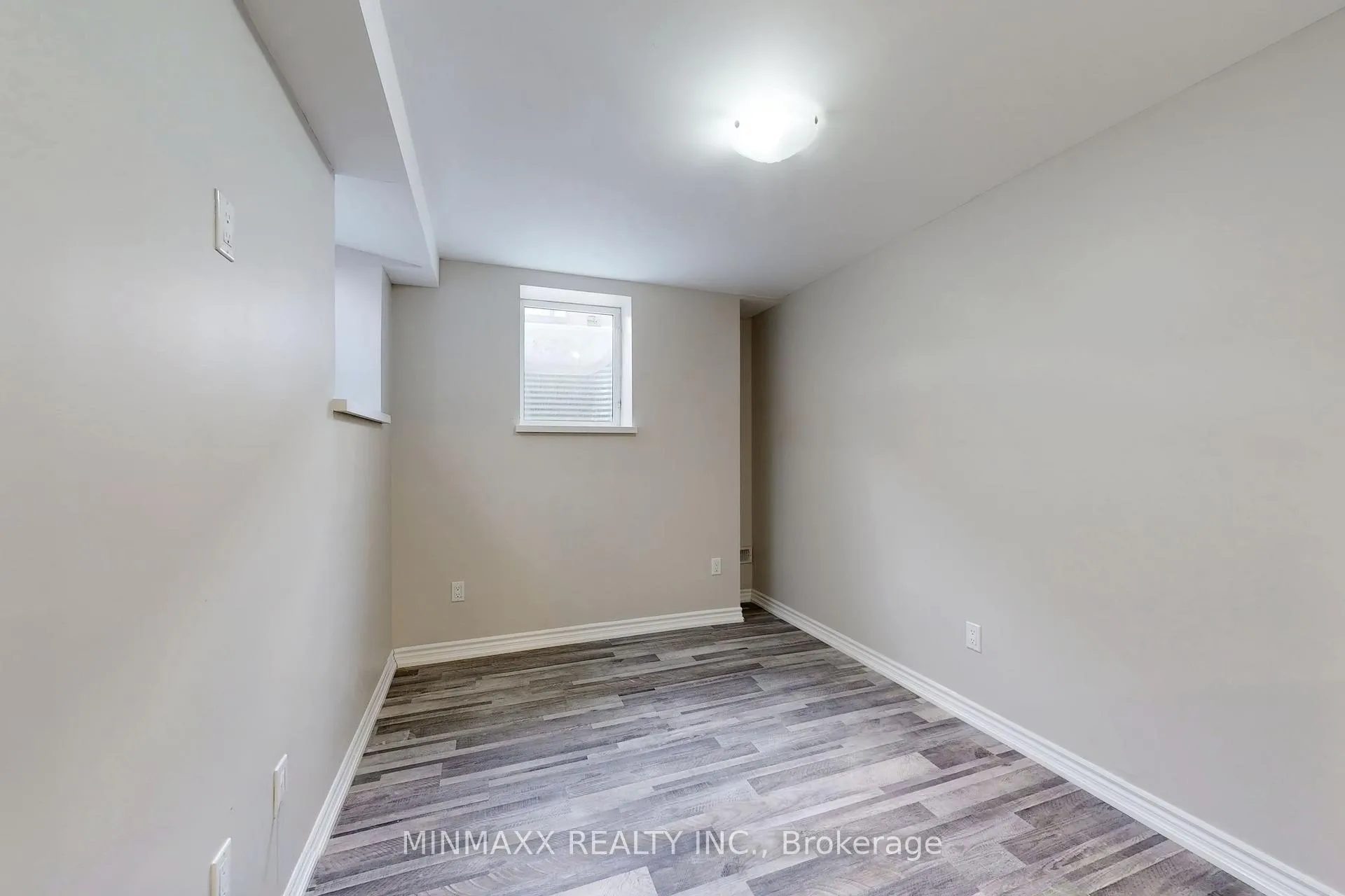 Photo 14 of 1264 Clifford Point, Milton, Ford — HOMEH