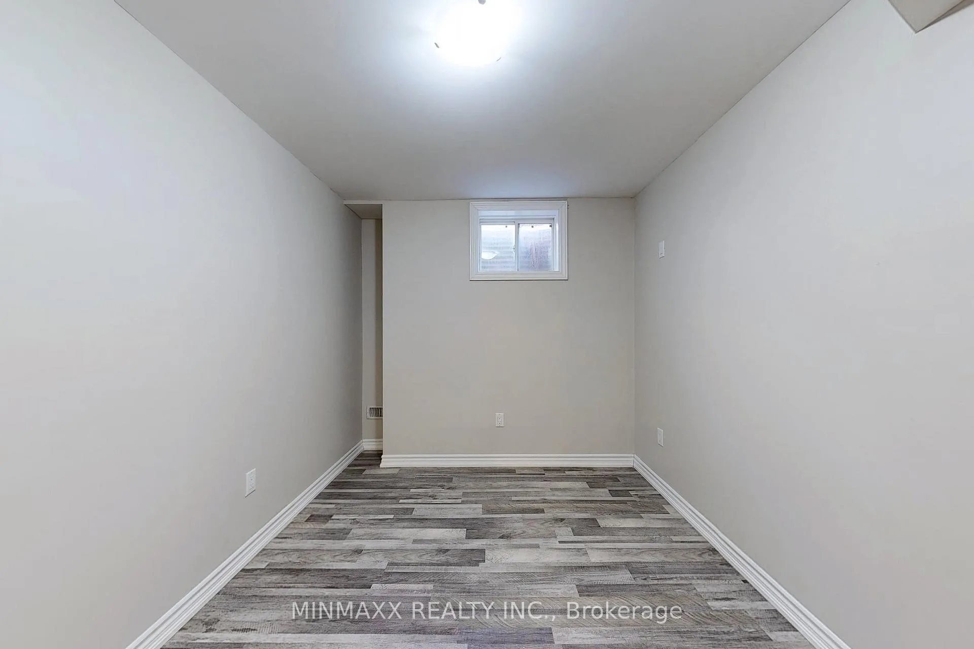 Photo 16 of 1264 Clifford Point, Milton, Ford — HOMEH