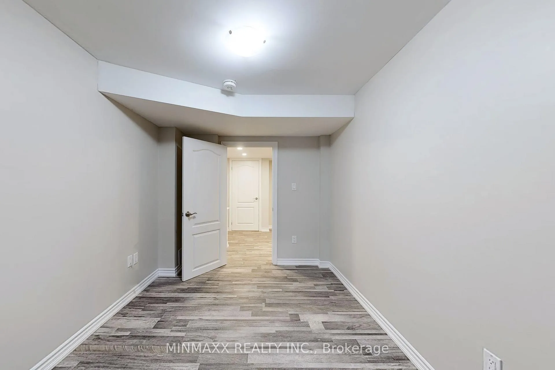 Photo 17 of 1264 Clifford Point, Milton, Ford — HOMEH