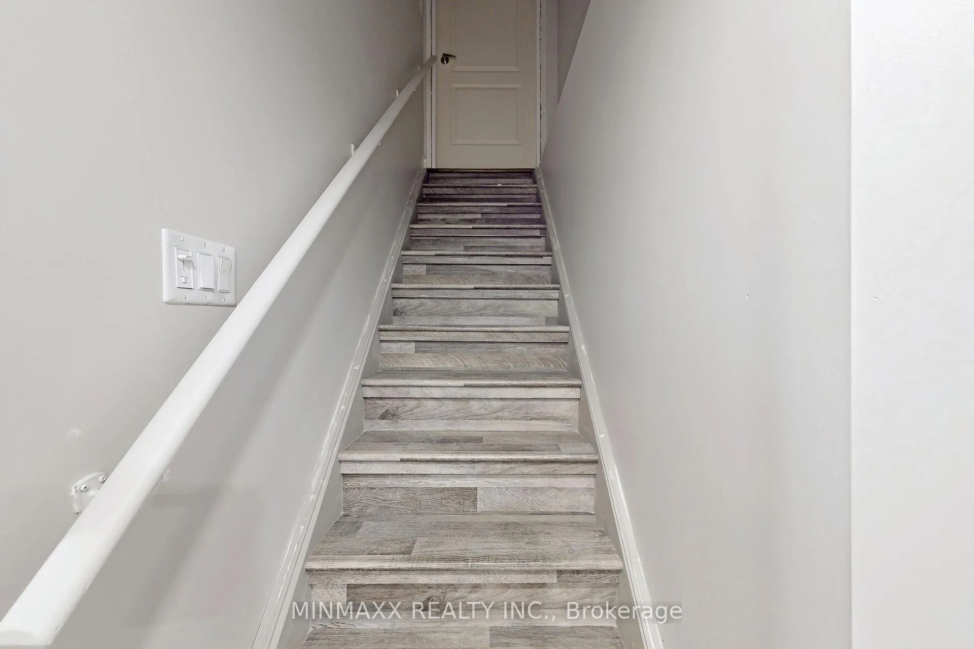 Photo 21 of 1264 Clifford Point, Milton, Ford — HOMEH