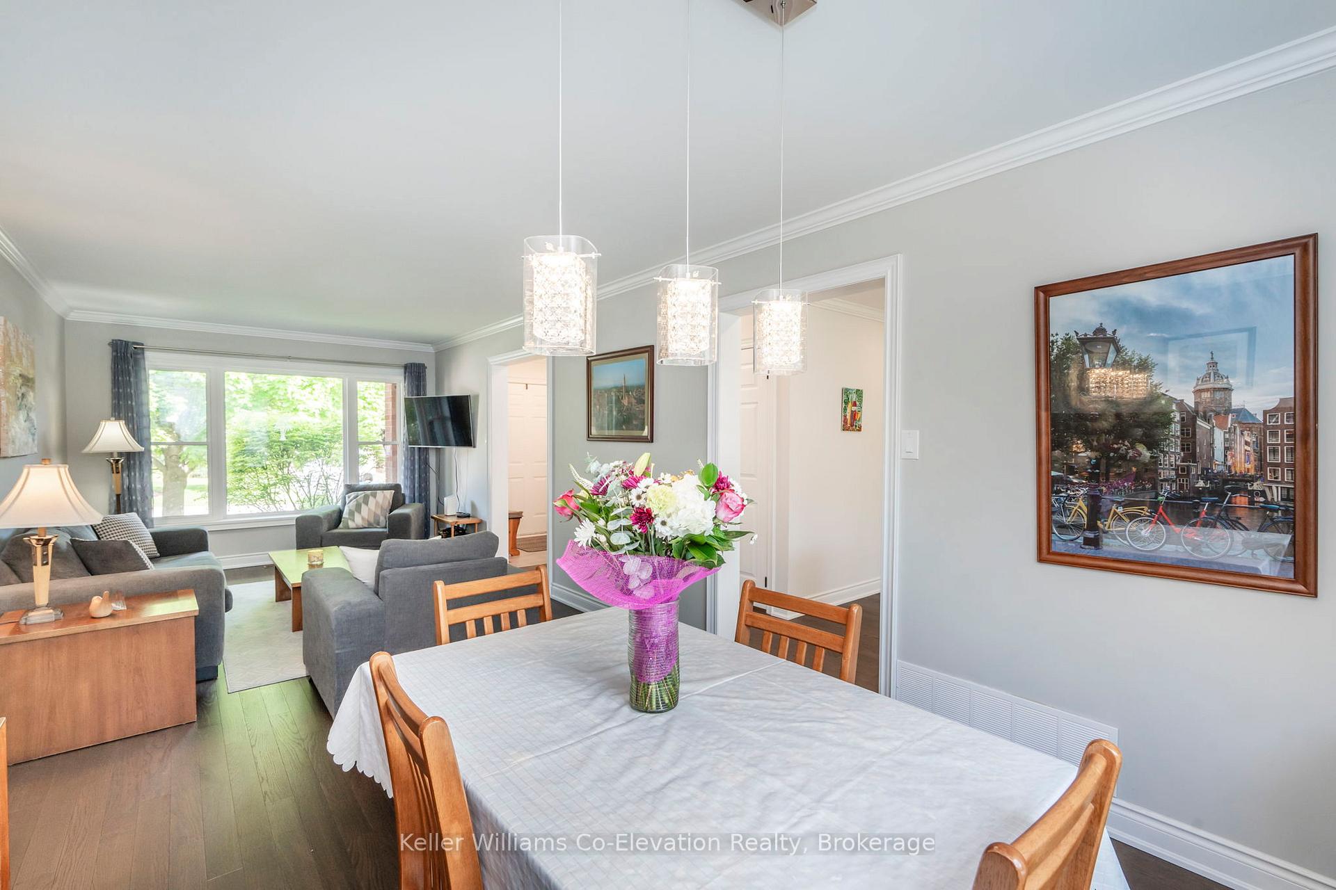 Photo 10 of 1056 Dina Crescent, Midland — HOMEH
