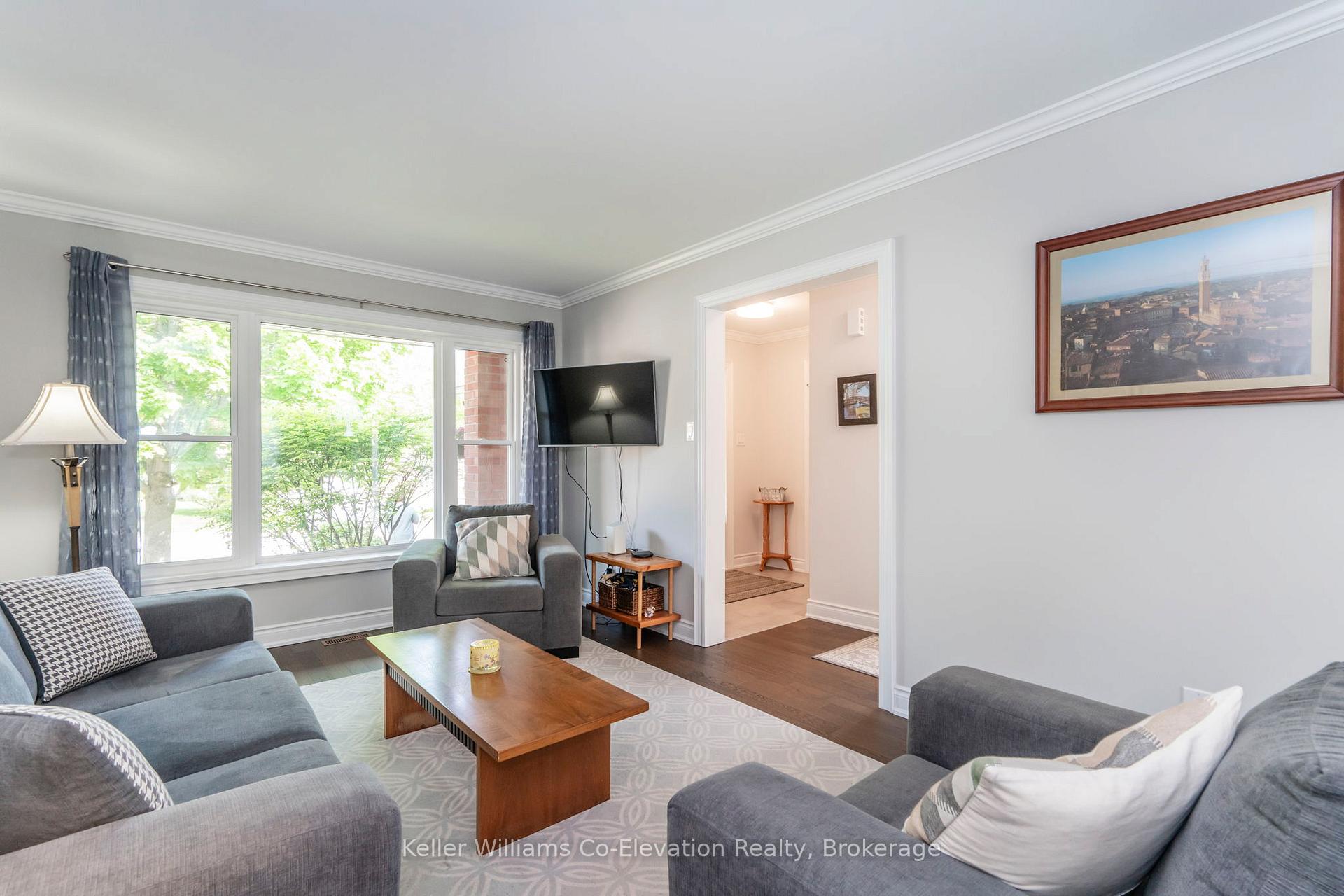 Photo 12 of 1056 Dina Crescent, Midland — HOMEH