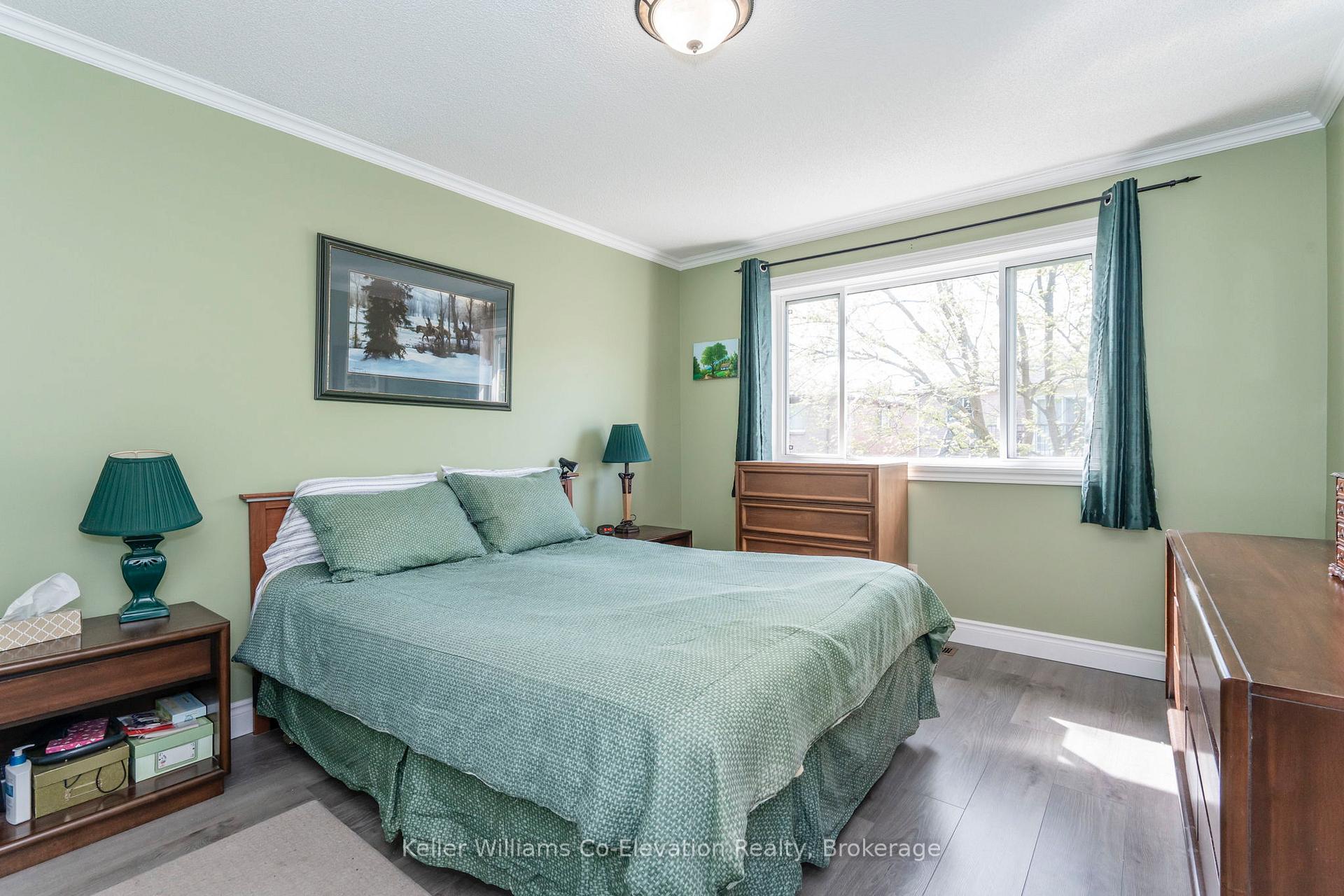 Photo 14 of 1056 Dina Crescent, Midland — HOMEH