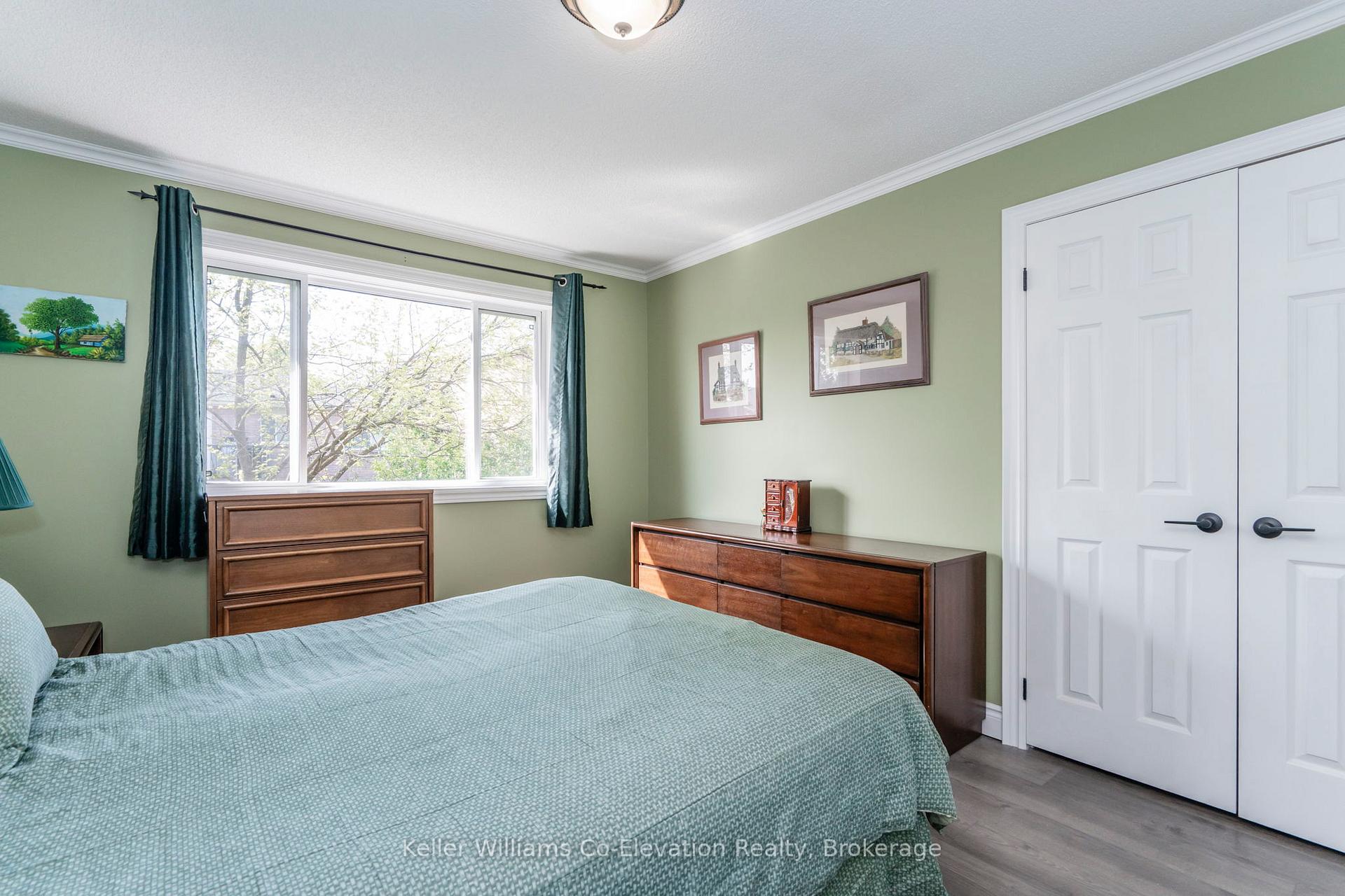 Photo 15 of 1056 Dina Crescent, Midland — HOMEH