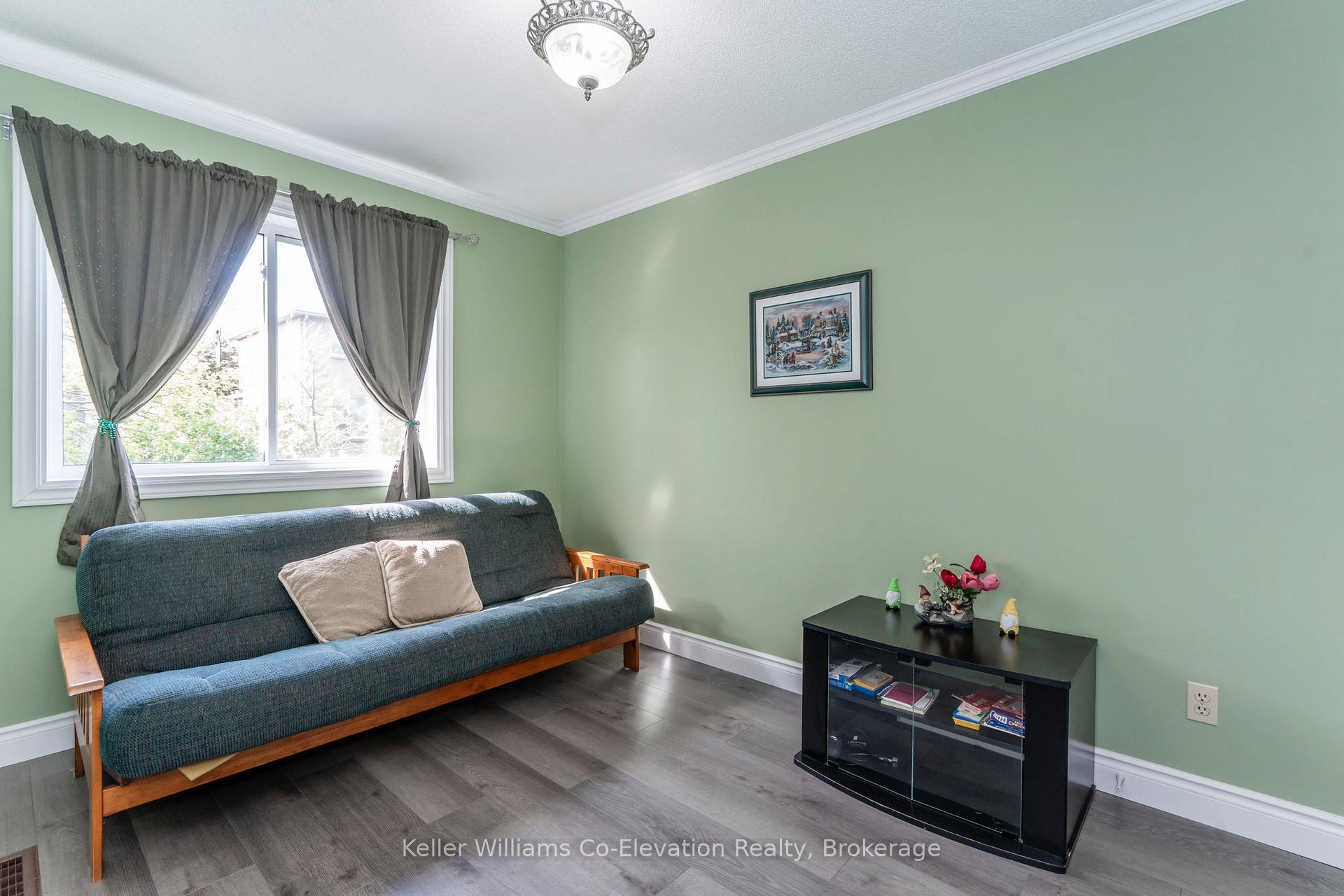 Photo 17 of 1056 Dina Crescent, Midland — HOMEH