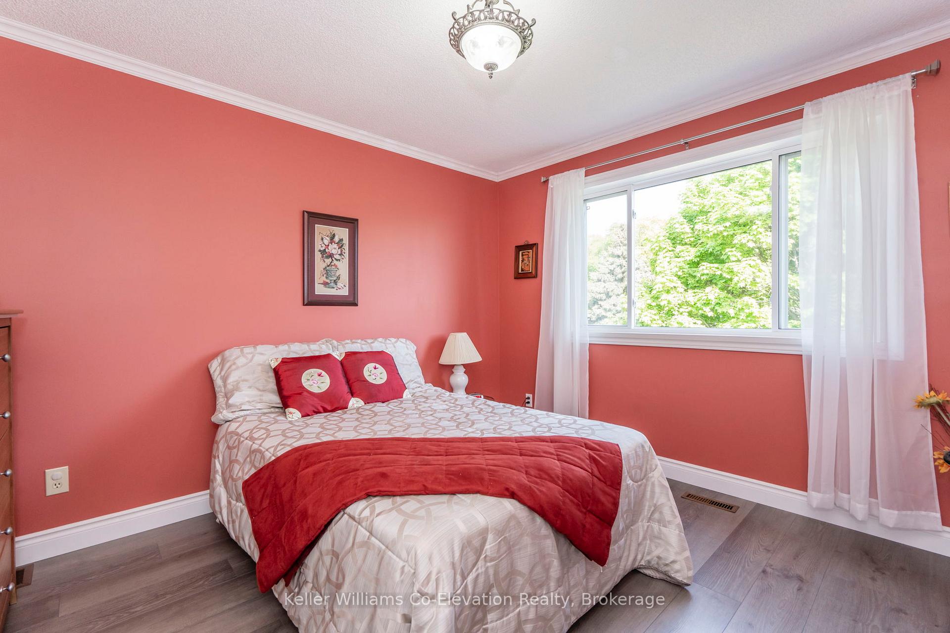 Photo 18 of 1056 Dina Crescent, Midland — HOMEH
