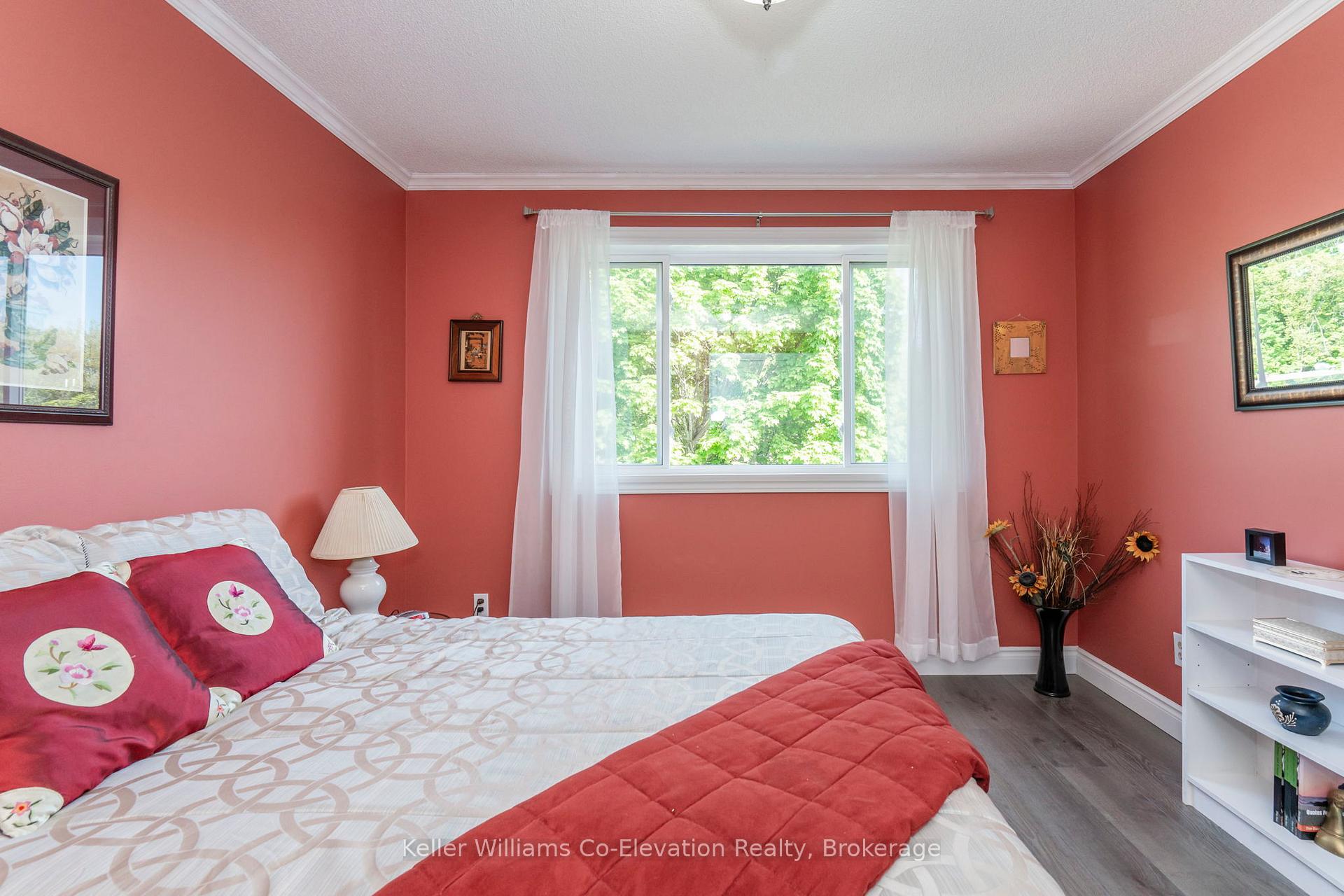 Photo 19 of 1056 Dina Crescent, Midland — HOMEH