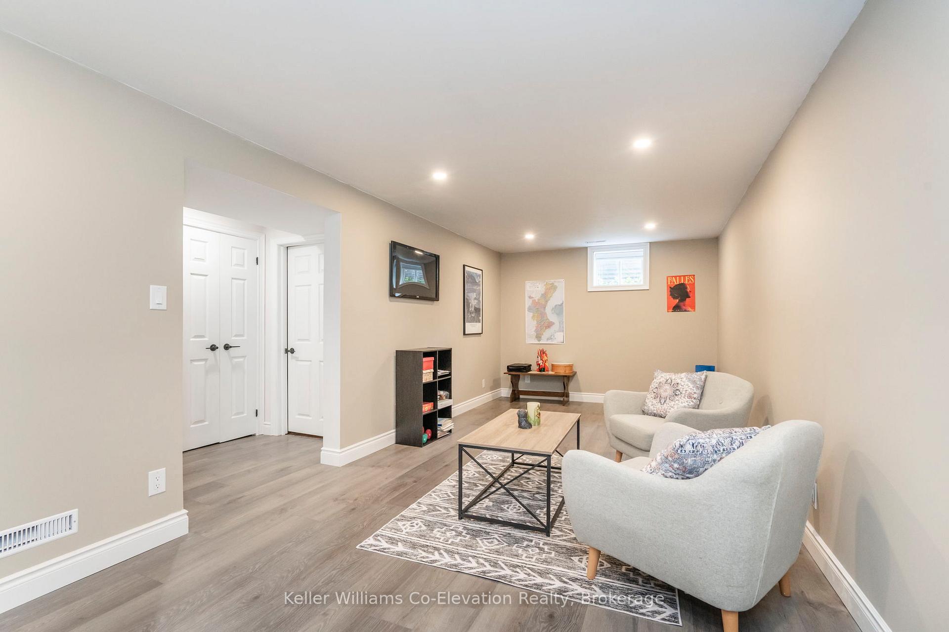 Photo 23 of 1056 Dina Crescent, Midland — HOMEH