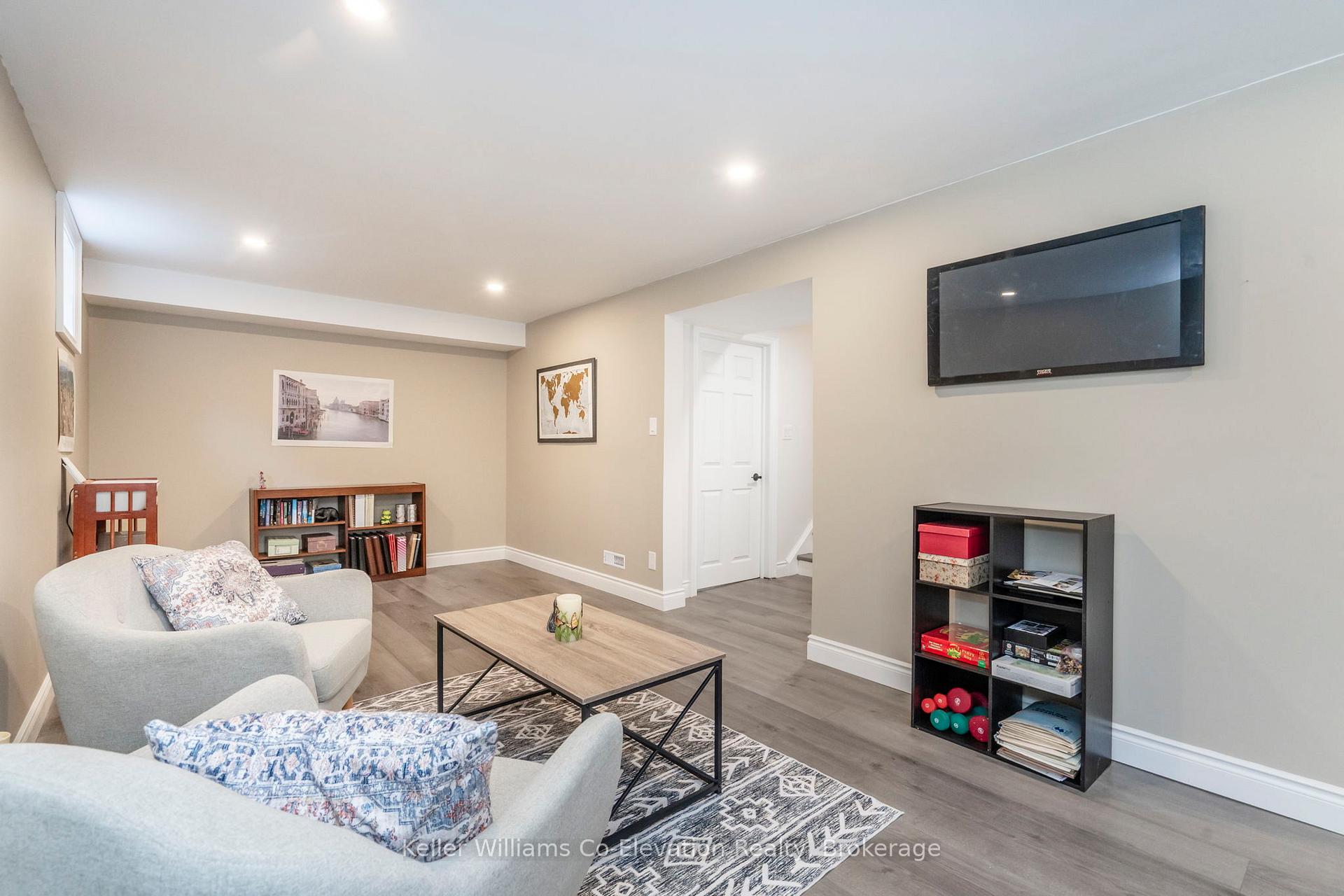 Photo 24 of 1056 Dina Crescent, Midland — HOMEH