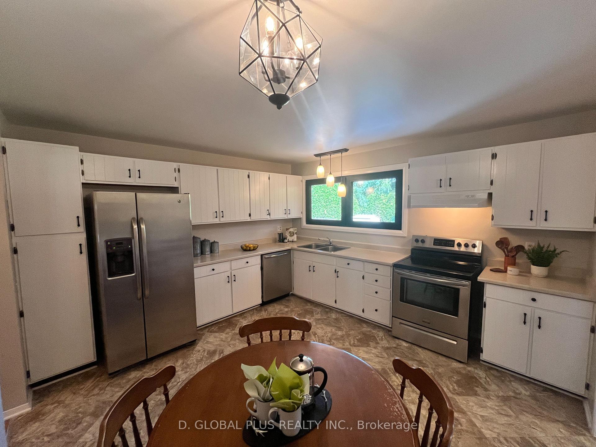 Photo 12 of 51 Chimo Drive, Ottawa, Kanata - Katimavik — HOMEH