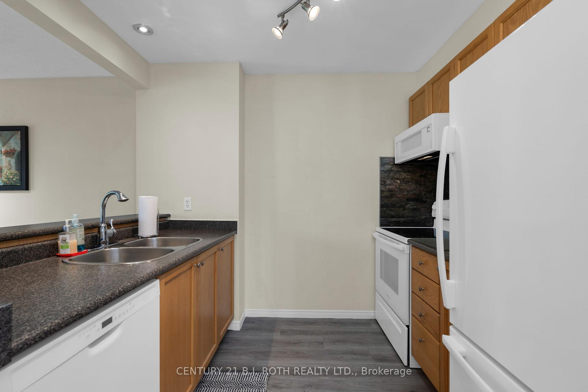 Photo 6 of 105 Southwinds Crescent, Midland — HOMEH