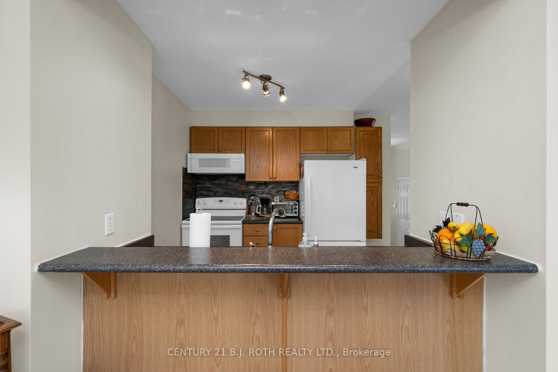 Photo 9 of 105 Southwinds Crescent, Midland — HOMEH