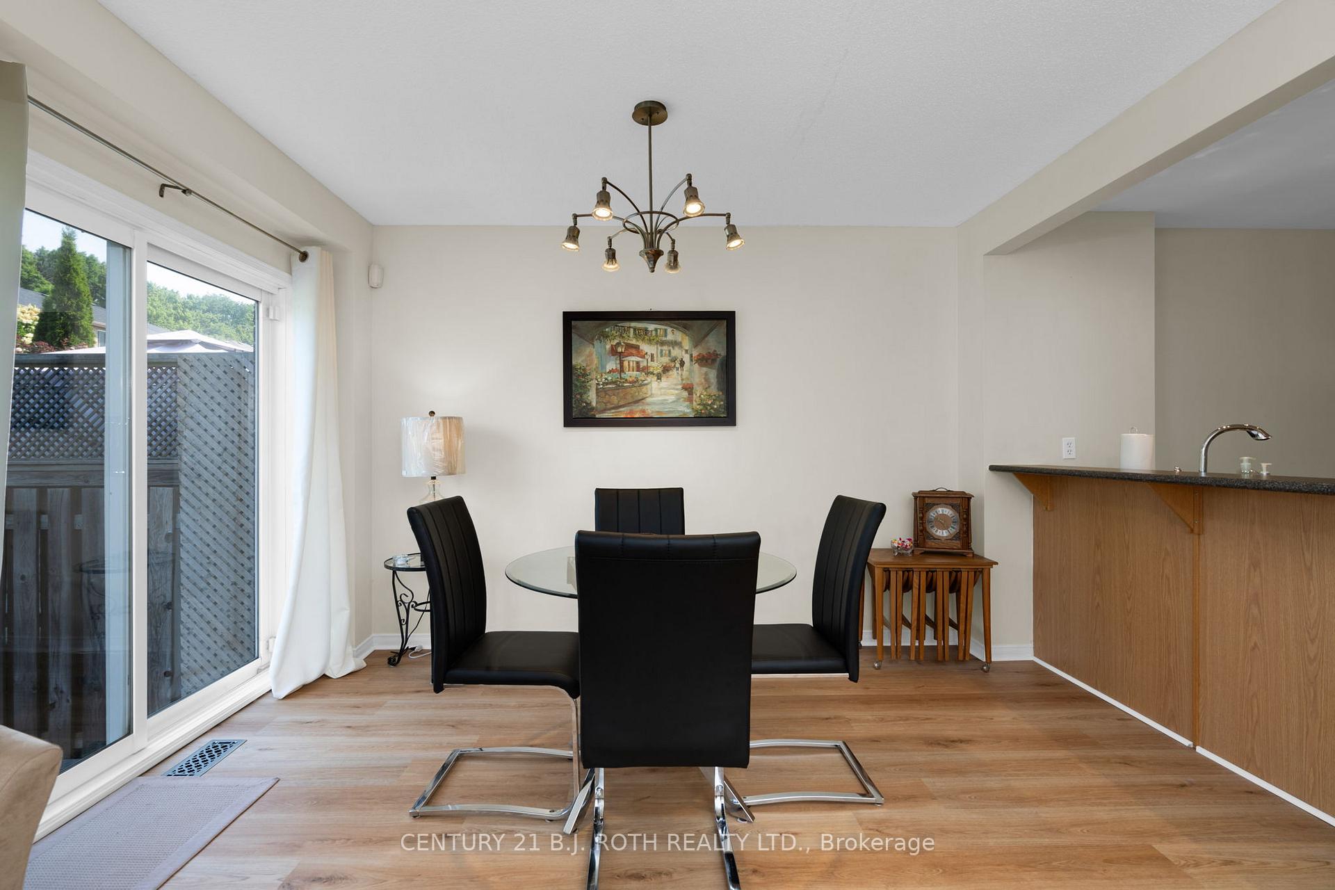 Photo 11 of 105 Southwinds Crescent, Midland — HOMEH