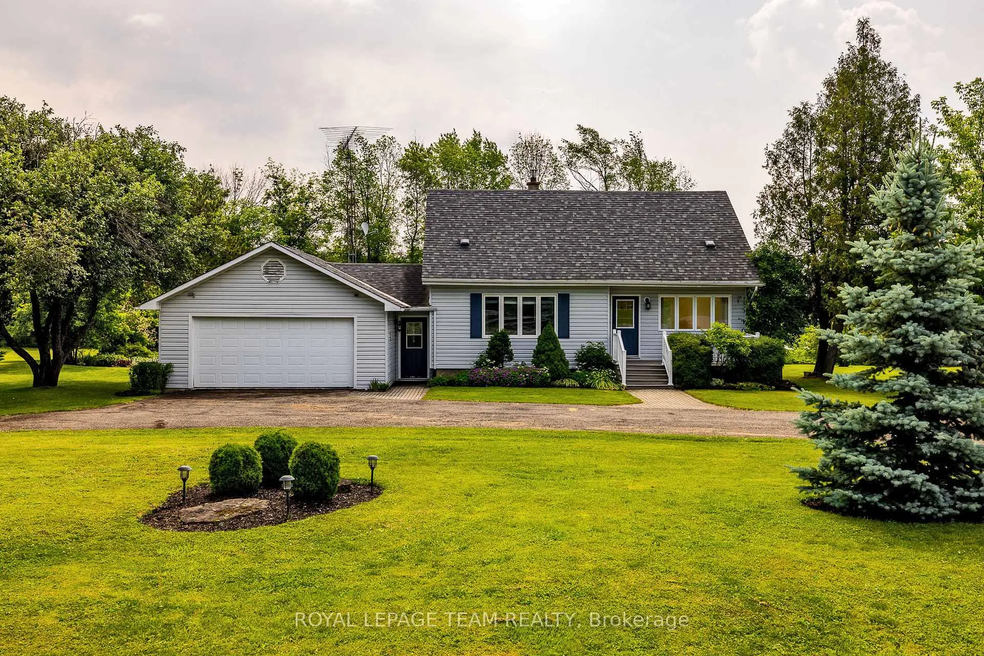 Photo 2 of 833 Heritage Drive, Montague, Montague Twp — HOMEH
