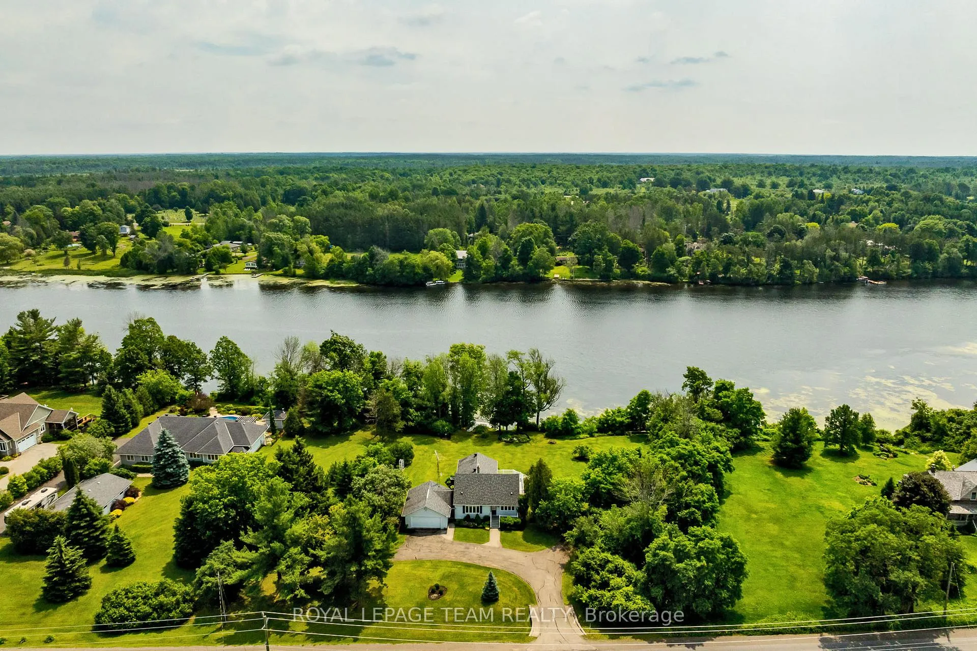 Photo 4 of 833 Heritage Drive, Montague, Montague Twp — HOMEH