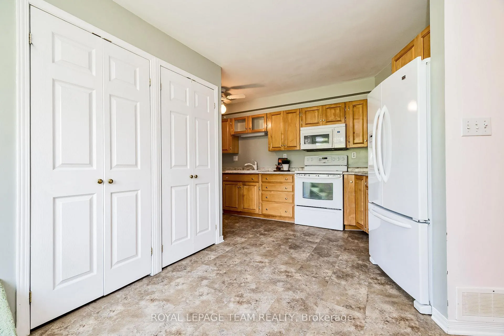 Photo 11 of 833 Heritage Drive, Montague, Montague Twp — HOMEH