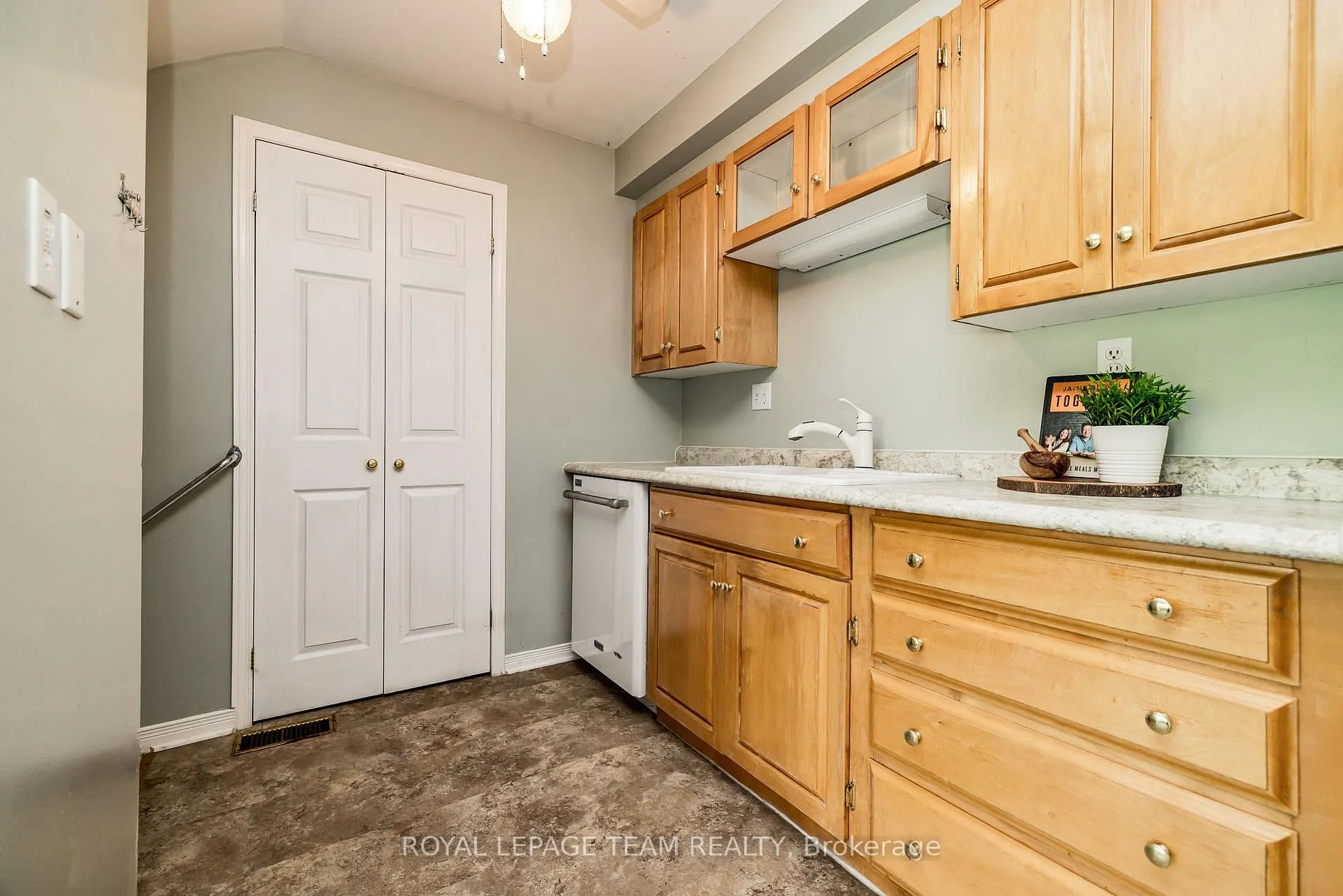 Photo 13 of 833 Heritage Drive, Montague, Montague Twp — HOMEH