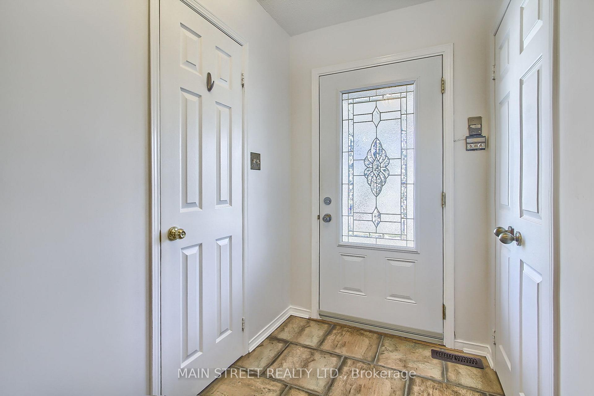 Photo 4 of 2504 Lloyd Street, Innisfil, Alcona — HOMEH