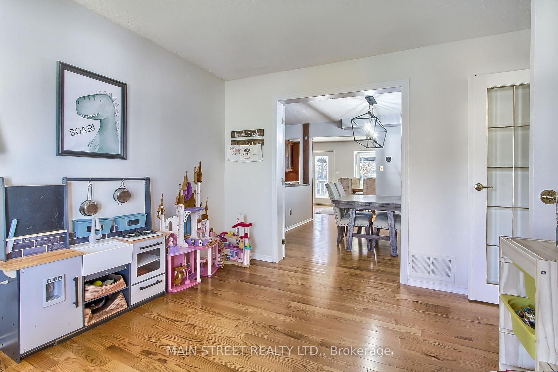 Photo 8 of 2504 Lloyd Street, Innisfil, Alcona — HOMEH