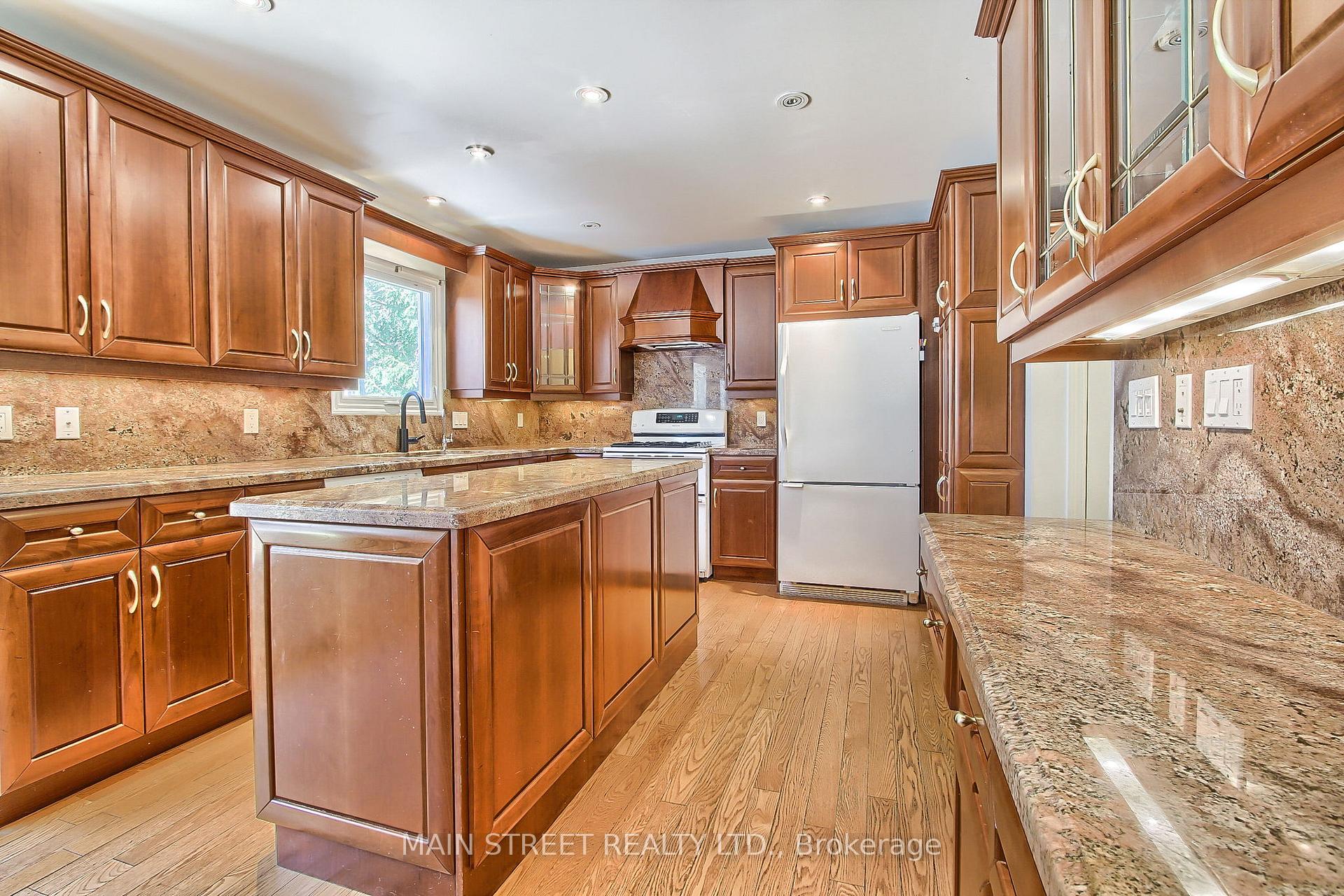 Photo 11 of 2504 Lloyd Street, Innisfil, Alcona — HOMEH