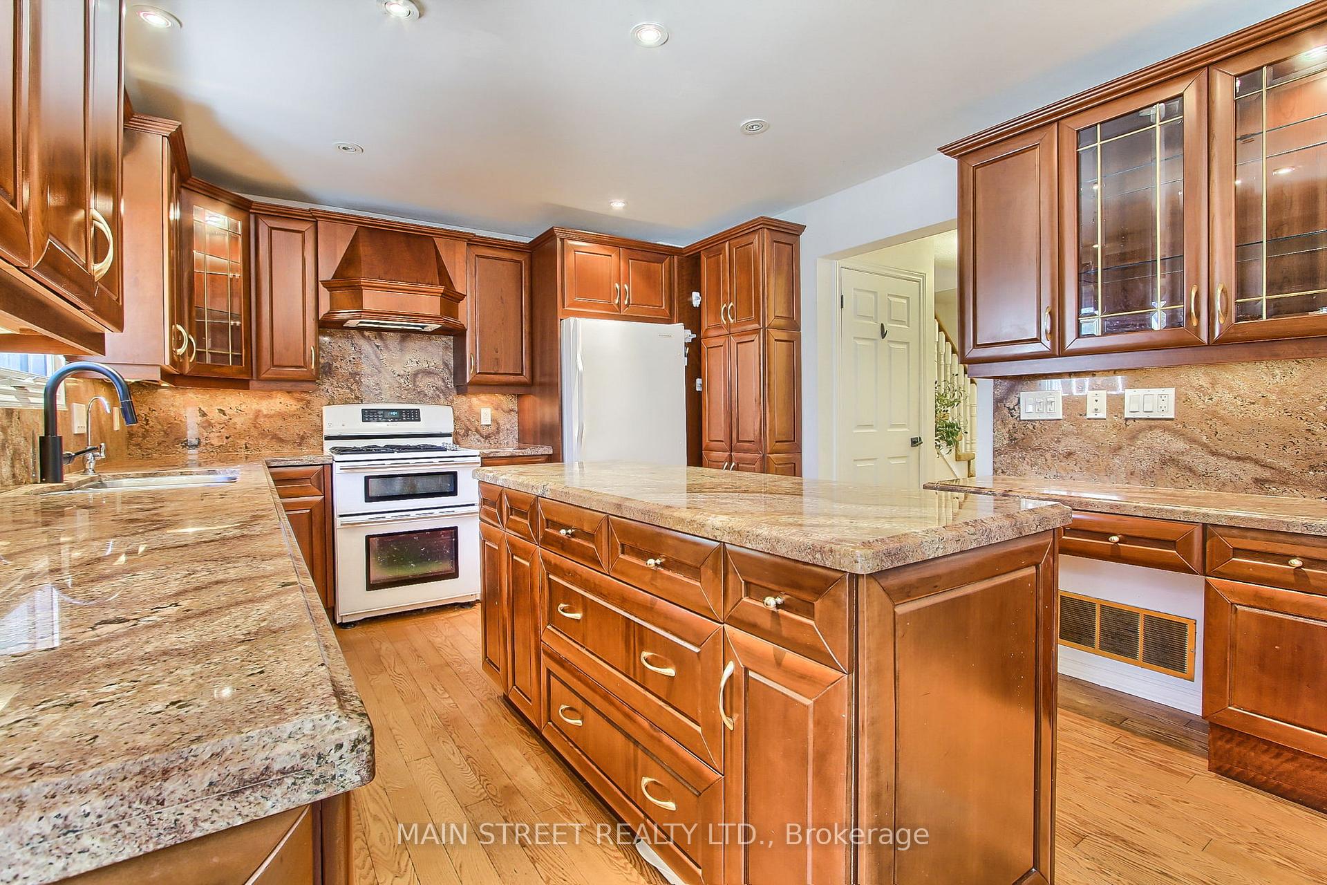 Photo 12 of 2504 Lloyd Street, Innisfil, Alcona — HOMEH