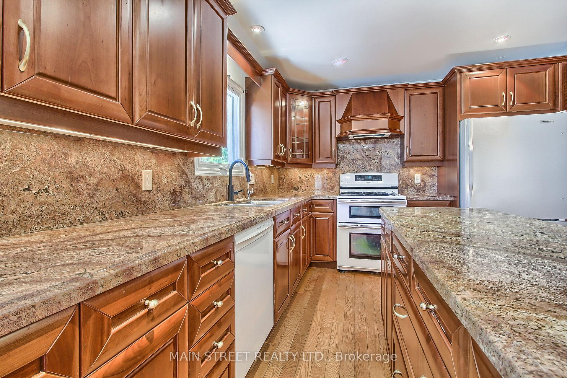 Photo 13 of 2504 Lloyd Street, Innisfil, Alcona — HOMEH