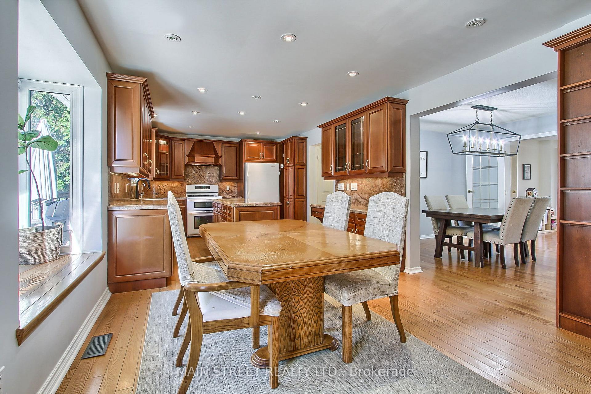 Photo 19 of 2504 Lloyd Street, Innisfil, Alcona — HOMEH
