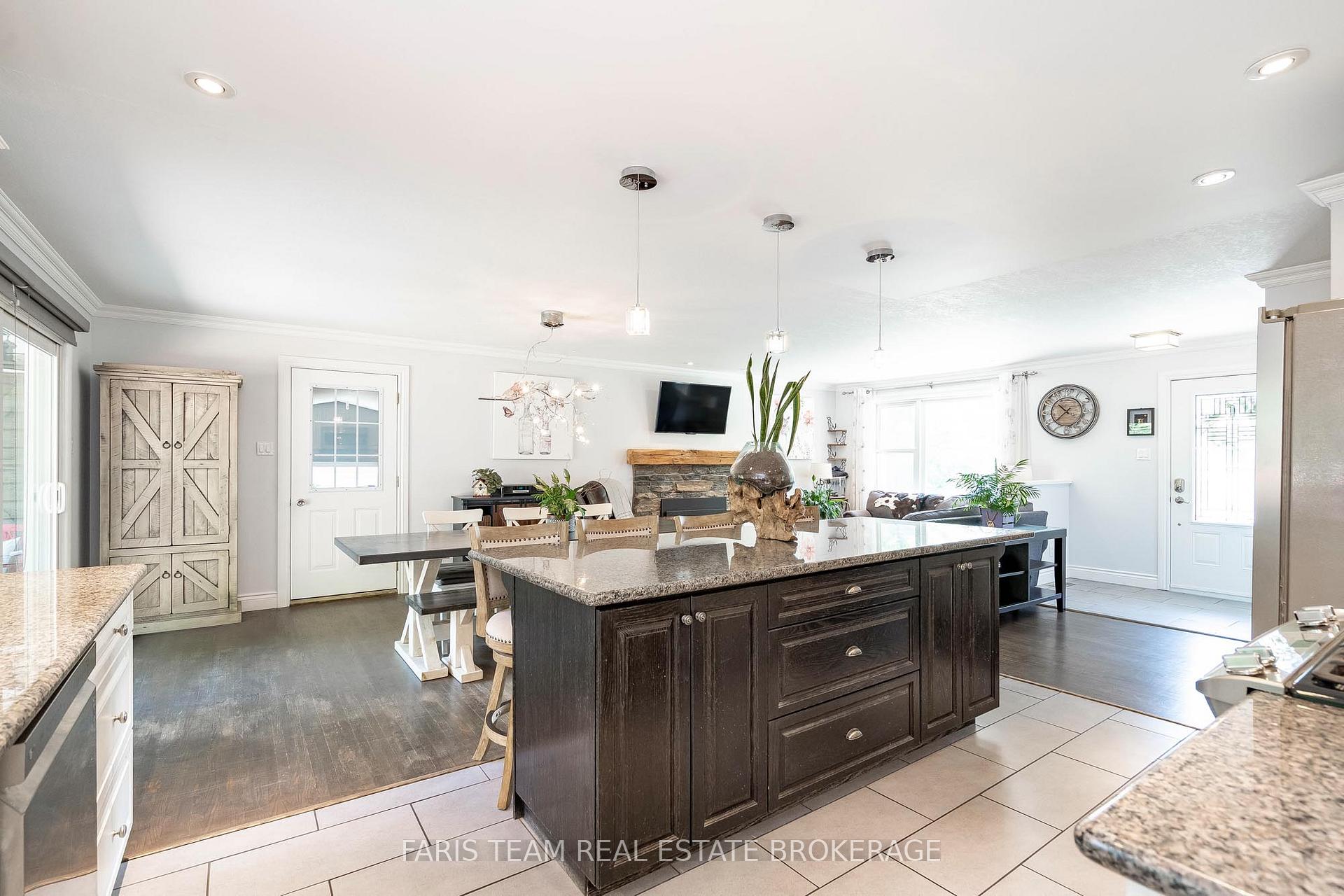 Photo 9 of 1116 Everton Road, Midland — HOMEH