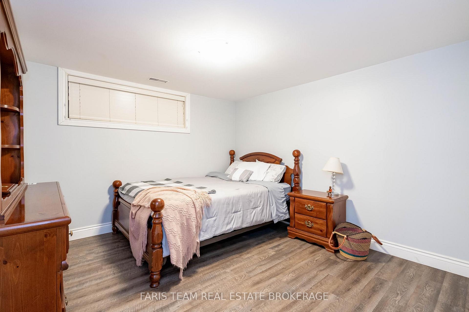Photo 21 of 1116 Everton Road, Midland — HOMEH
