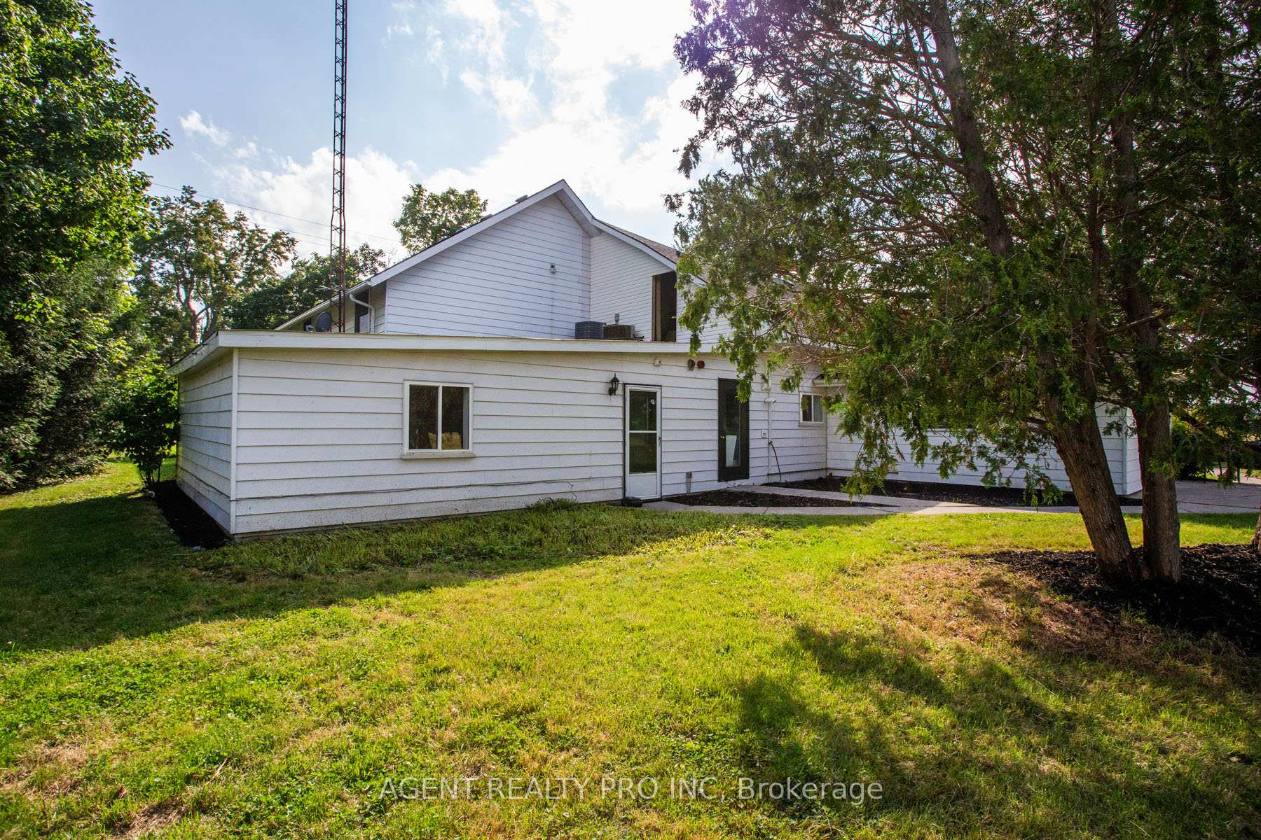 Photo 12 of 24264 Coldstream Road, Middlesex Centre, Rural Middlesex Centre — HOMEH